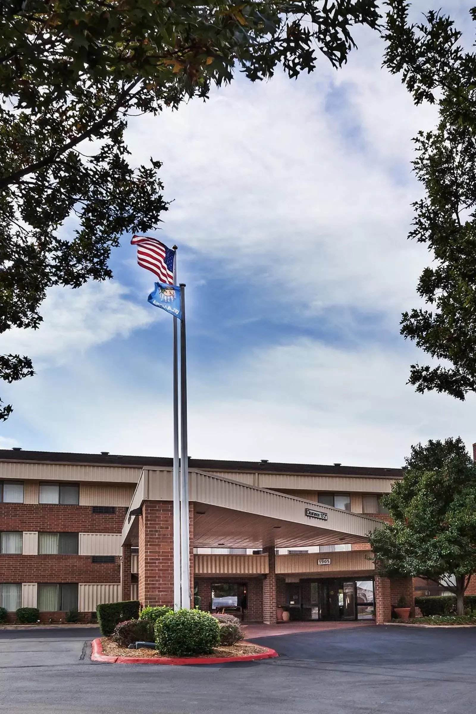 Facade/entrance, Property Building in Clarion Pointe OKC Airport