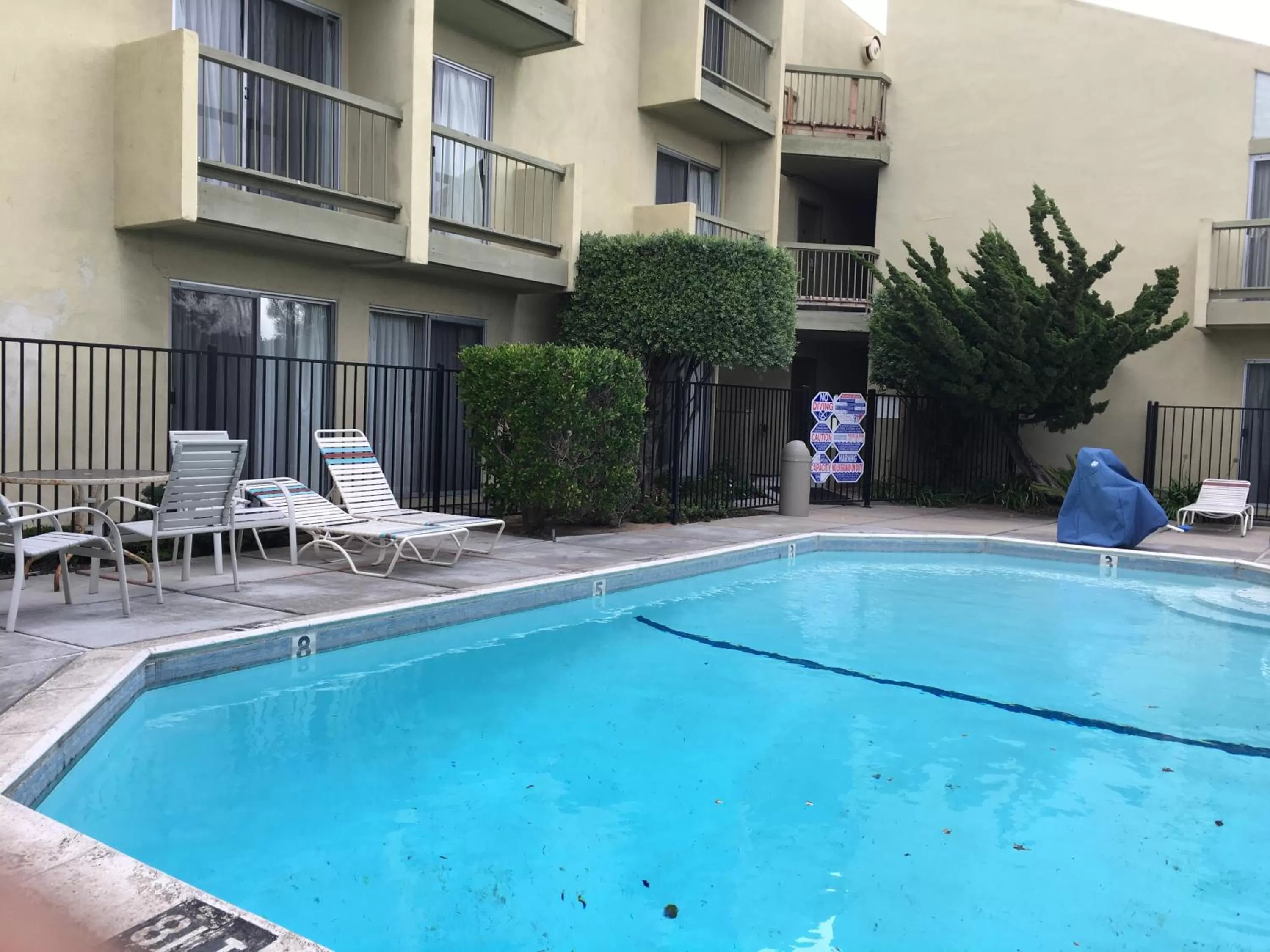 Property building in Sand Dollar Inn