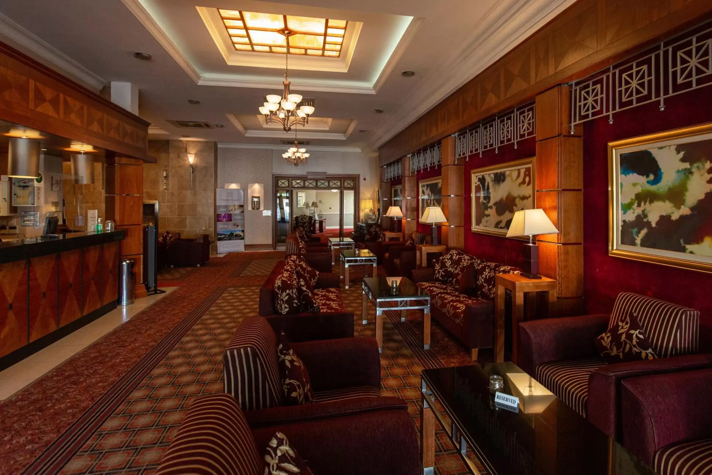 Lobby or reception, Restaurant/Places to Eat in Hamlet Court Hotel