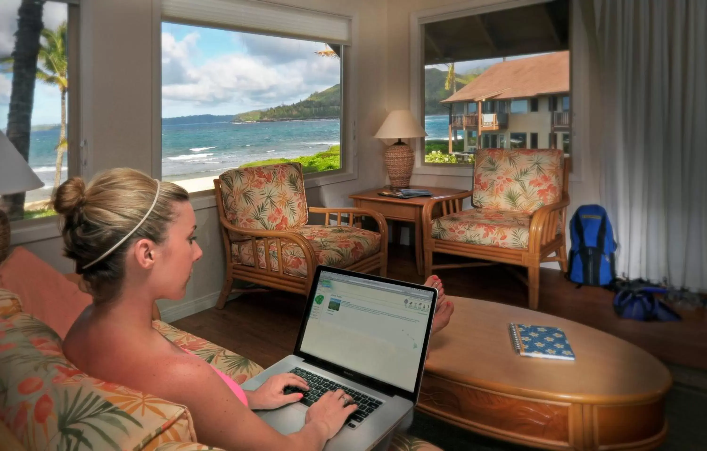 Living room in Hanalei Colony Resort