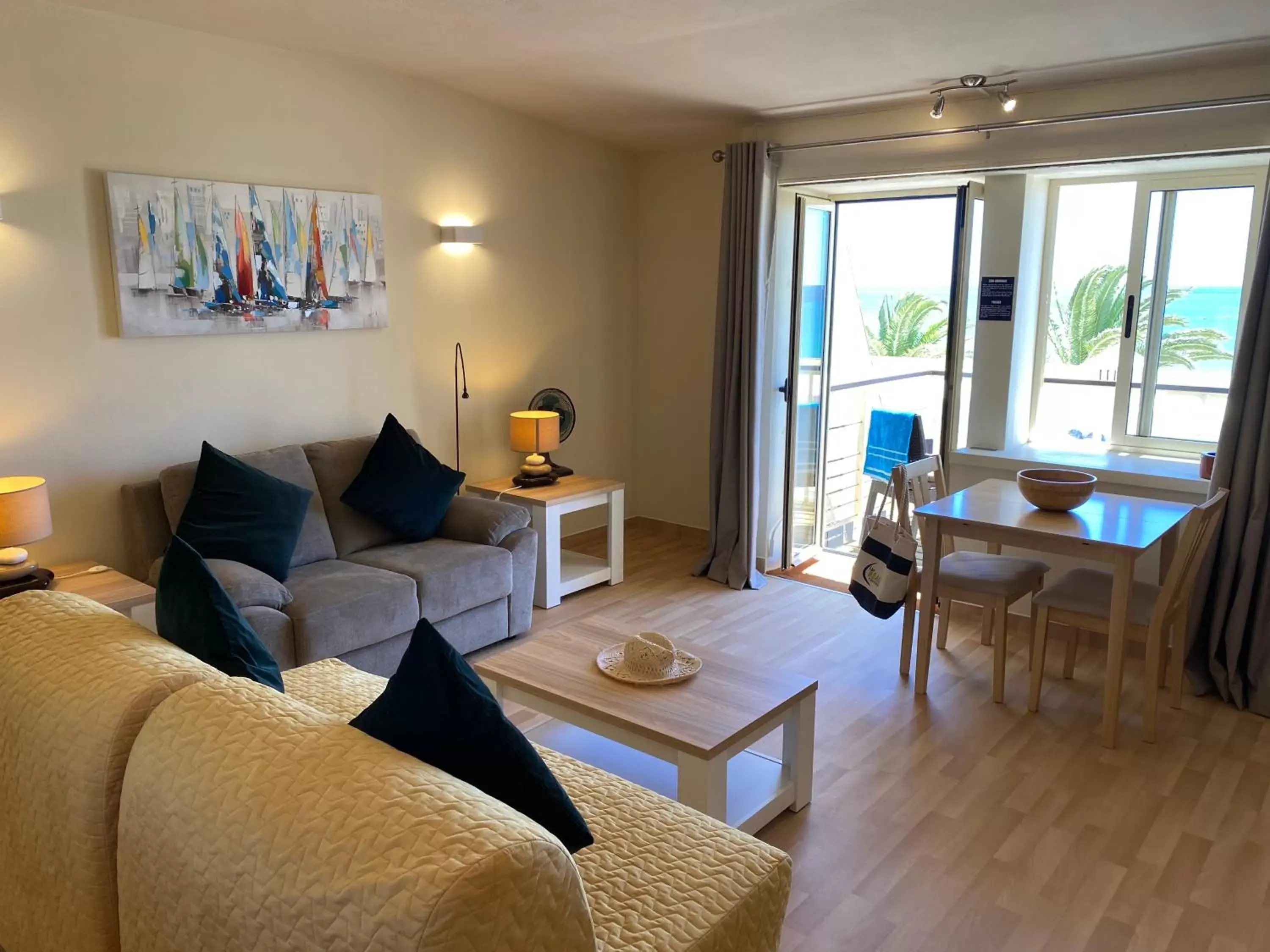 Living room, Seating Area in Luz Beach Apartments