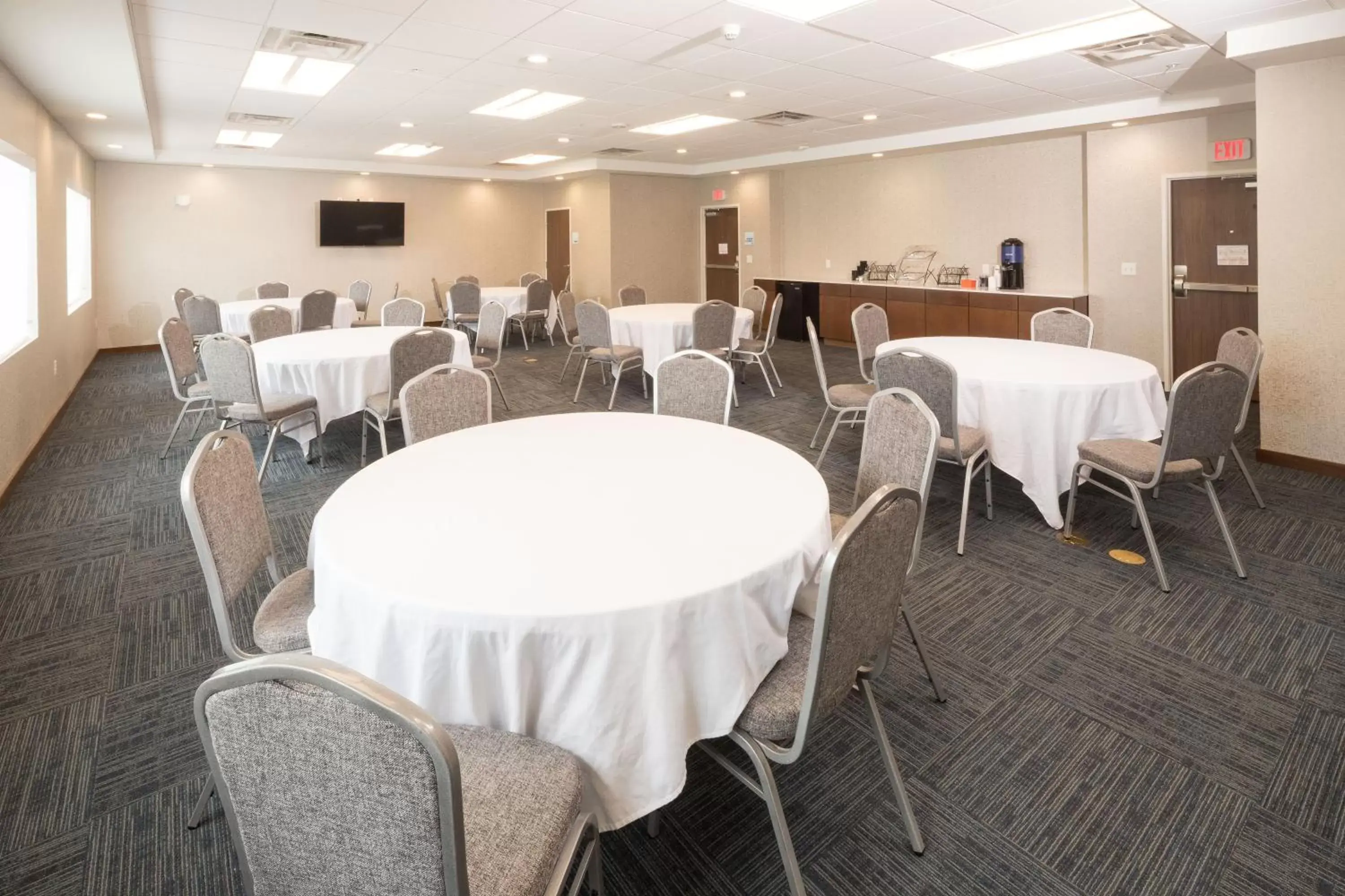 Banquet/Function facilities, Banquet Facilities in Holiday Inn Express & Suites - Kalamazoo West, an IHG Hotel