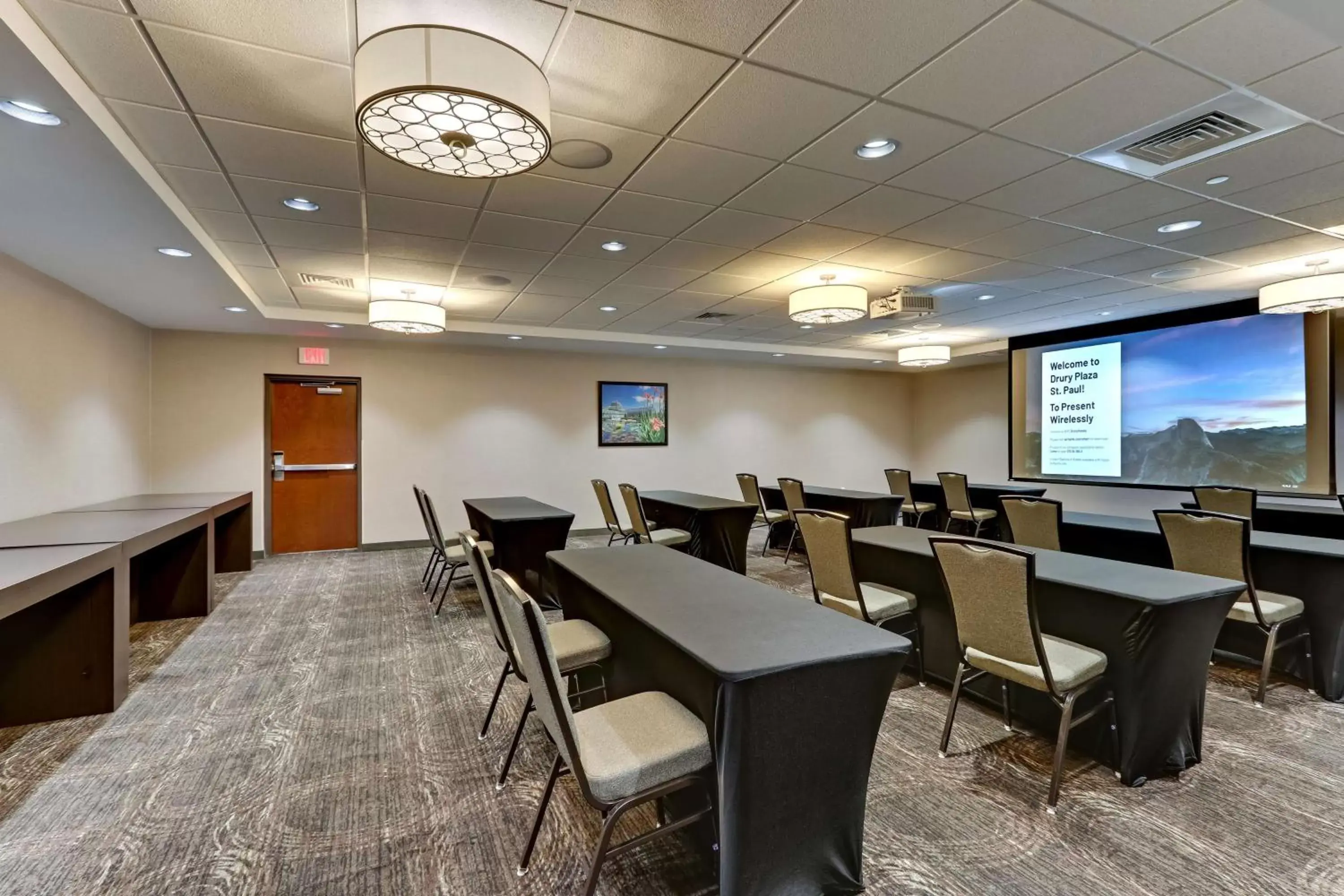 Meeting/conference room in Drury Plaza Hotel St. Paul Downtown