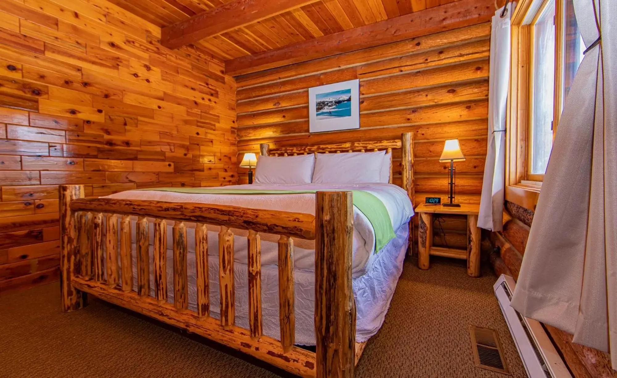 Bed in Cooper Spur Mountain Resort