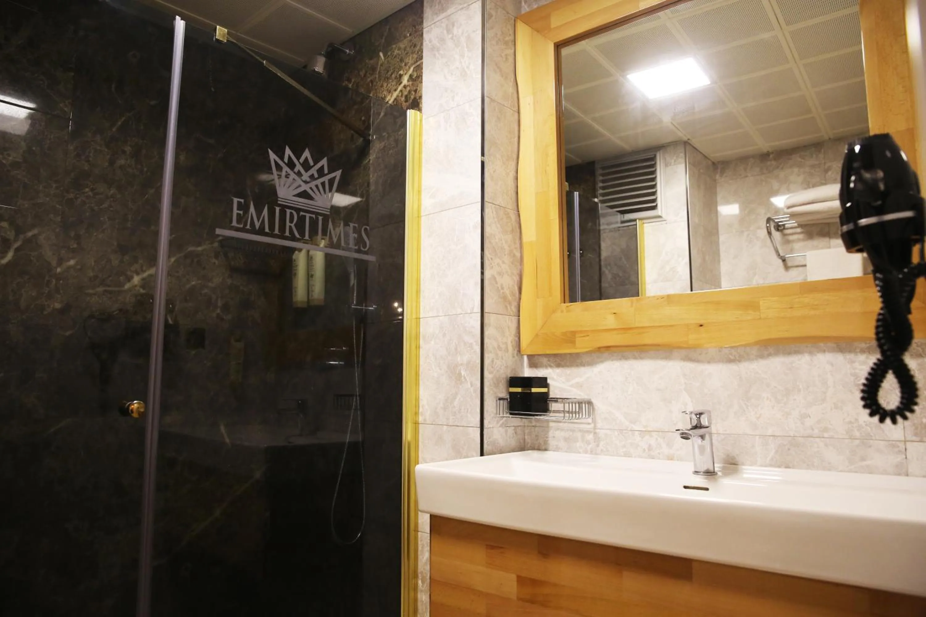 Bathroom in Emirtimes Hotel&Spa - Tuzla