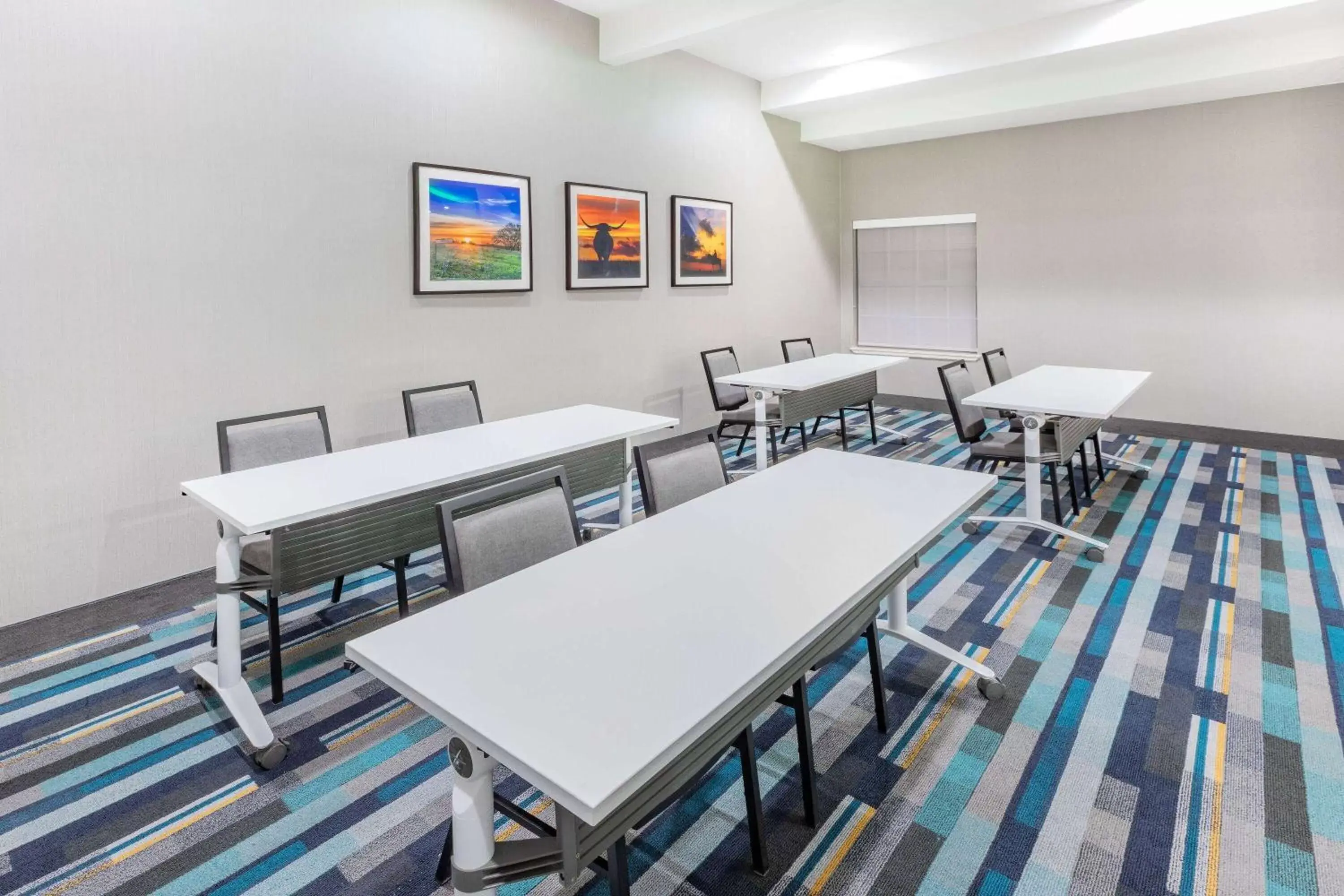 Meeting/conference room, Restaurant/Places to Eat in La Quinta Inn & Suites by Wyndham Pharr RGV Medical Center