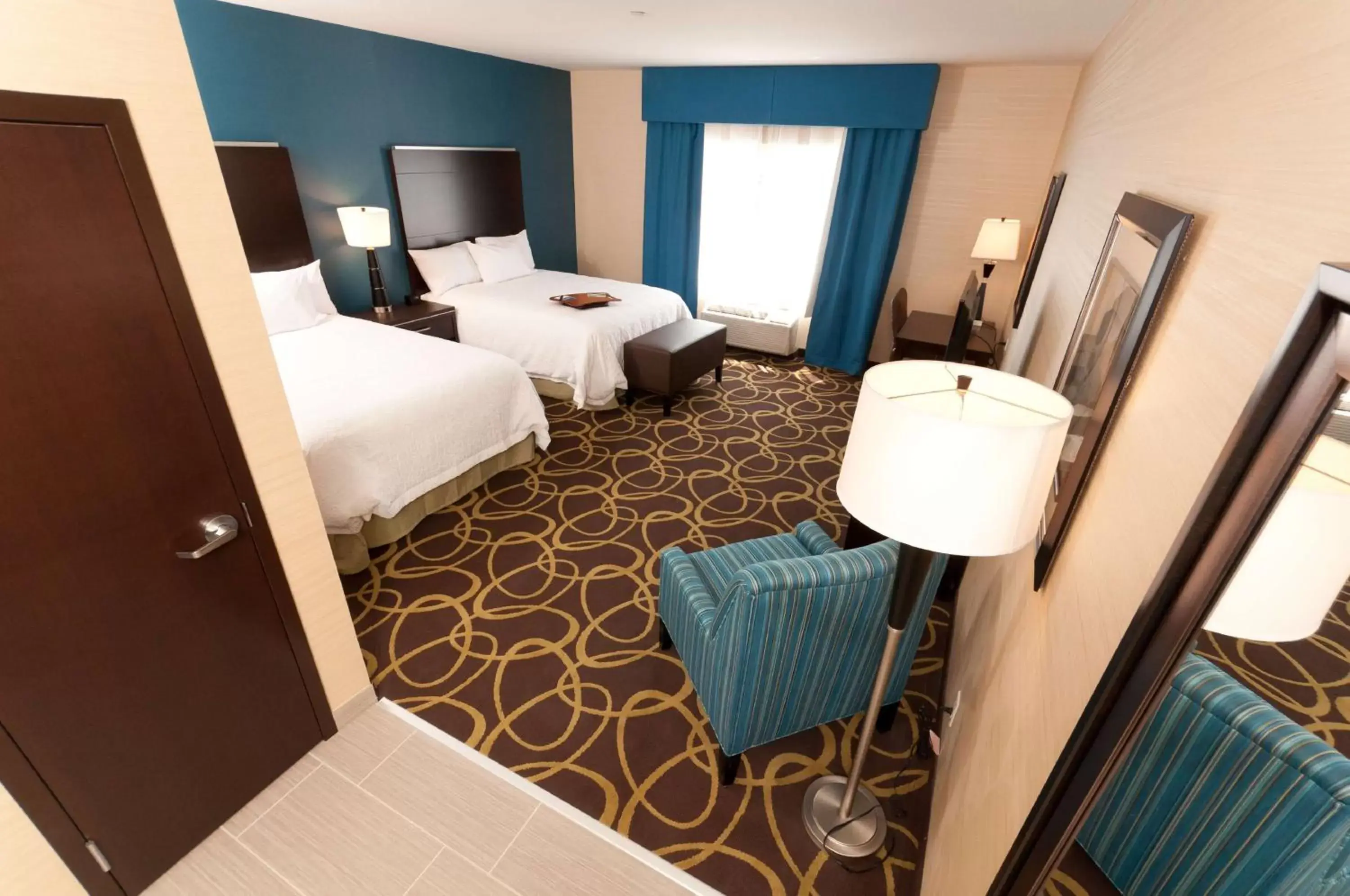 Bed in Hampton Inn & Suites East Gate Regina