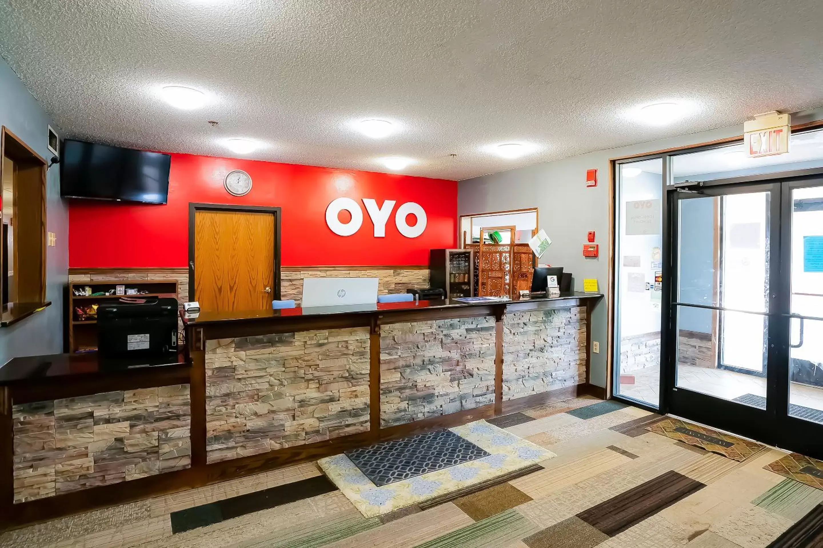 Lobby or reception in OYO Hotel Redwood Falls near Jackpot Casino