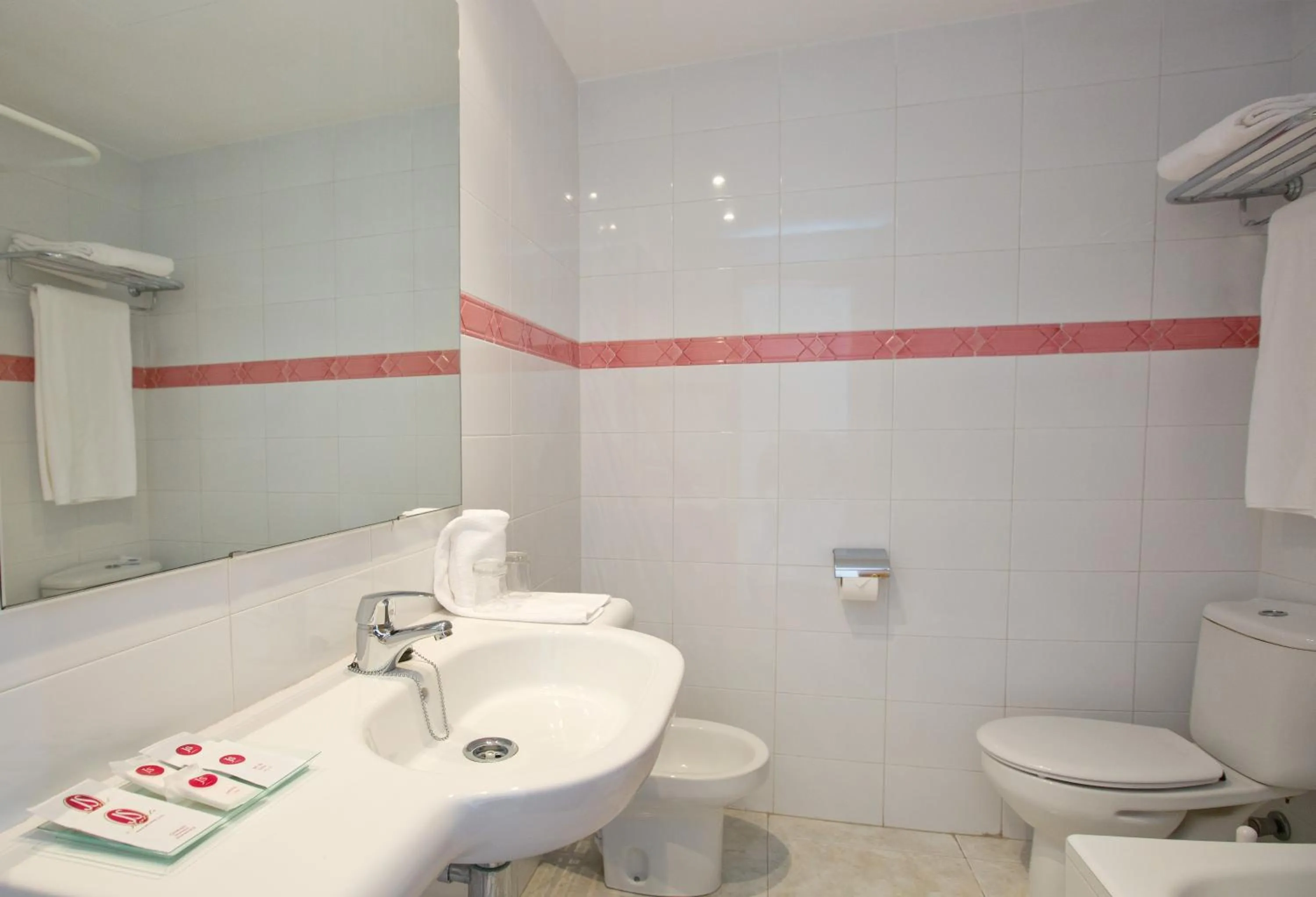 Shower in JS Miramar