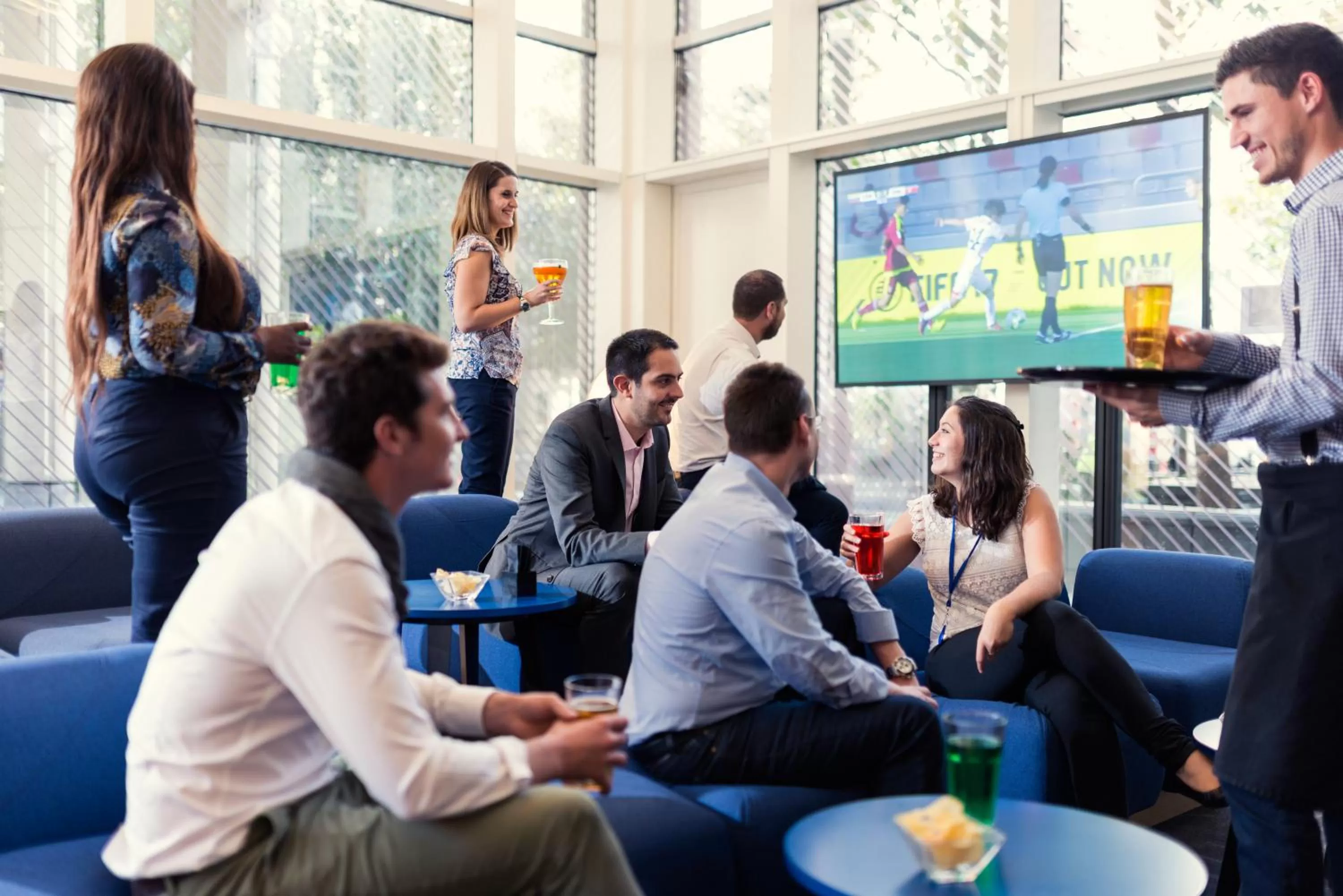 Communal lounge/ TV room in Mercure Paris Boulogne