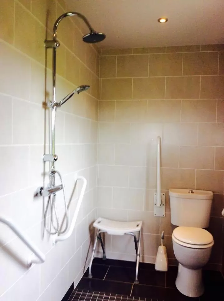 Bathroom in Holland House F94DP26