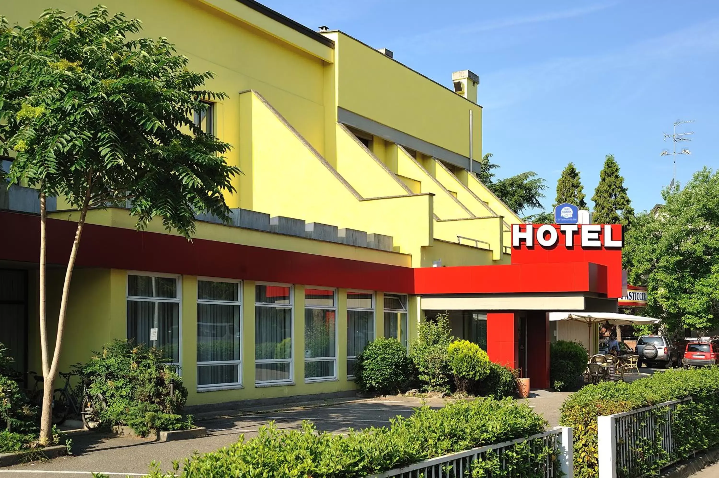 Facade/entrance, Property Building in Hotel Olimpia