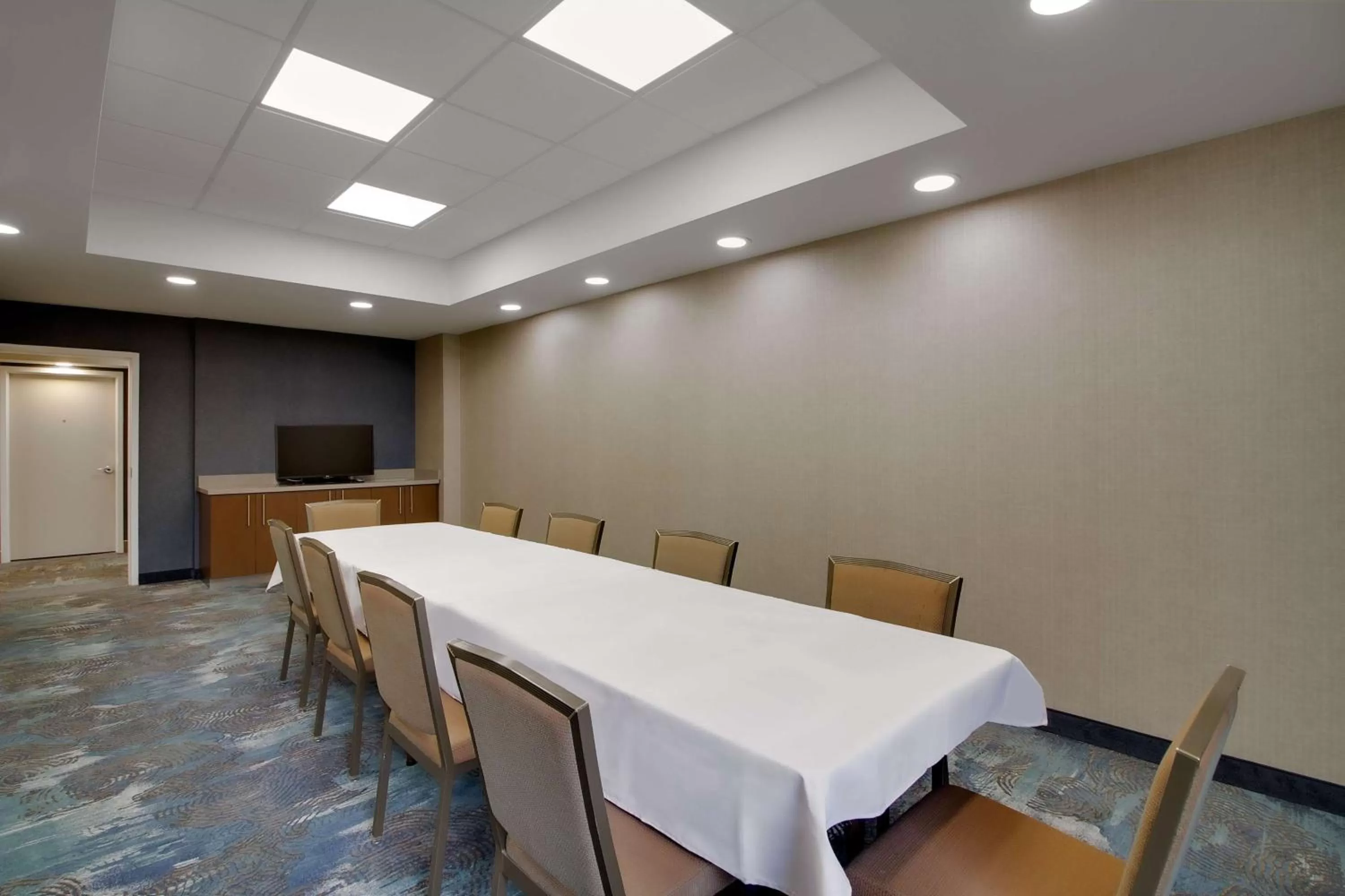 Meeting/conference room in Hampton Inn Birmingham-Colonnade 280