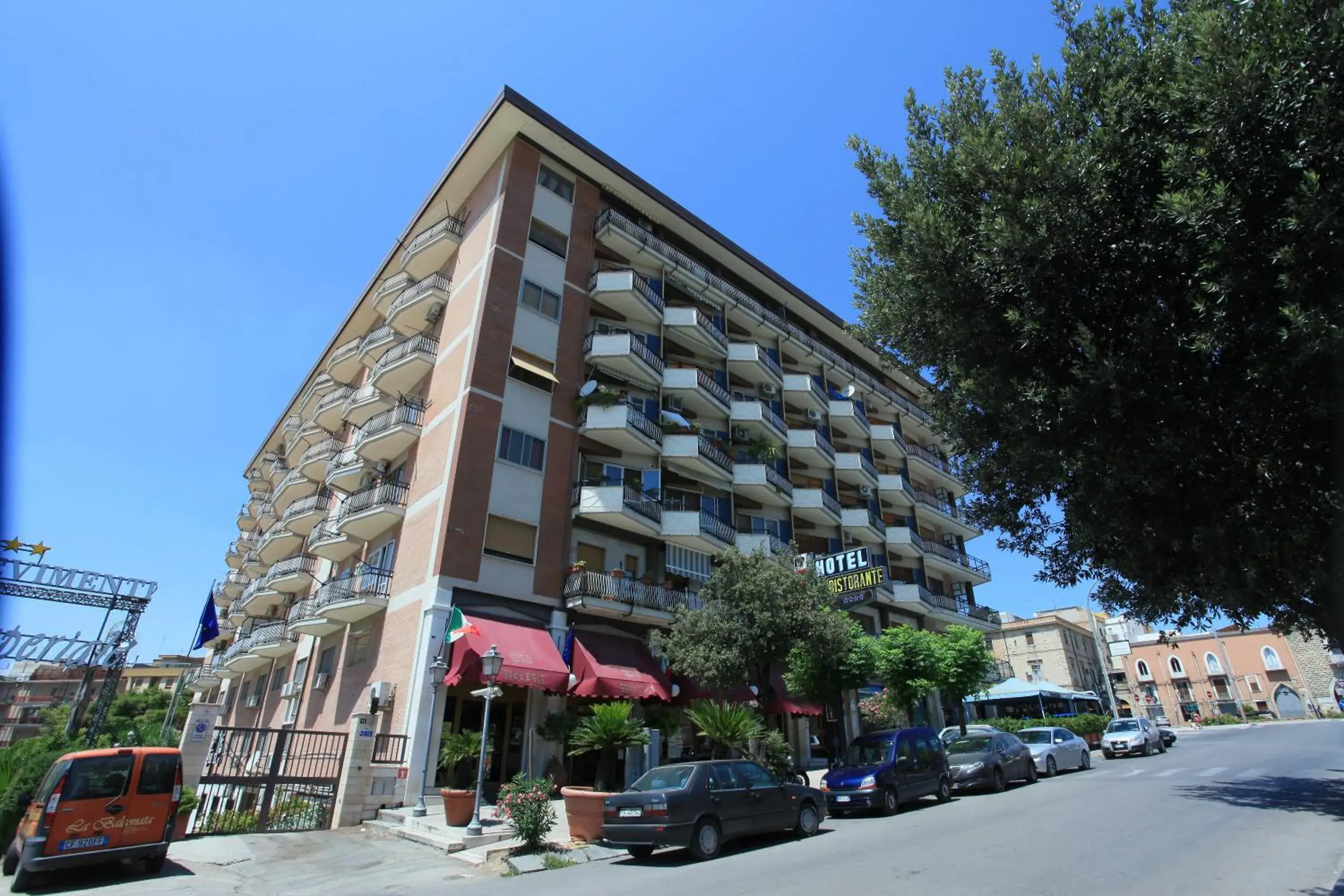 Property building in Balconata 2.0 Banqueting & Accommodations Property building in Balconata 2.0 Banqueting & Accommodations