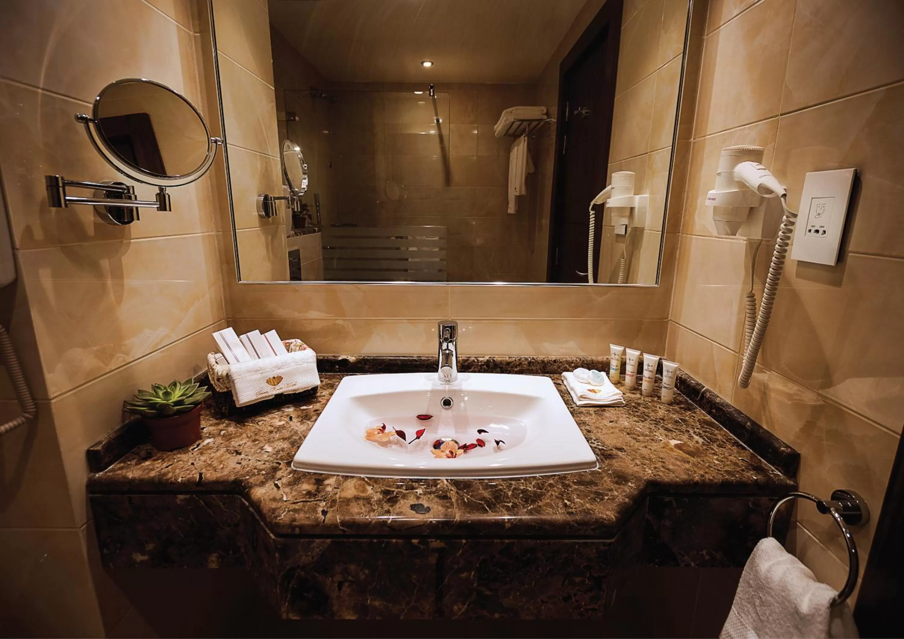 Bathroom in Seven Roses Hotel