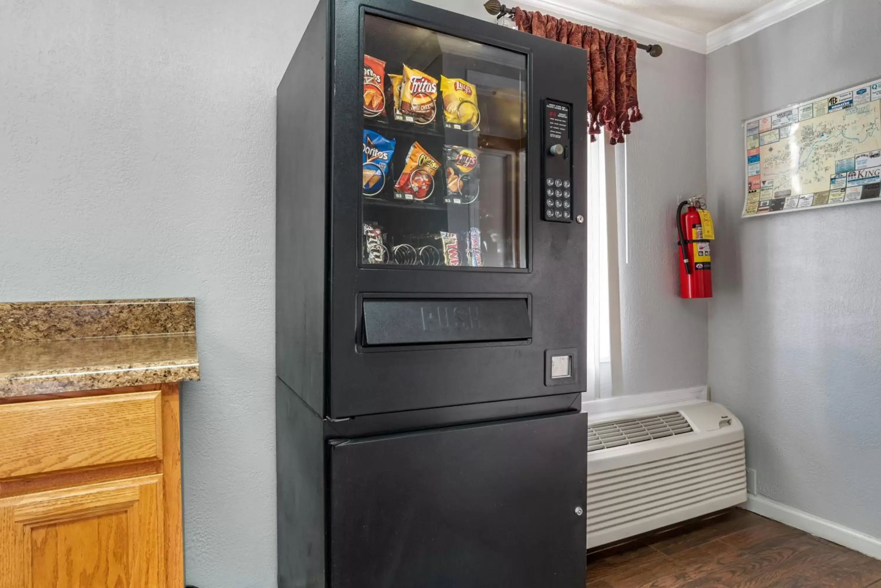 vending machine in Econo Lodge Oxford