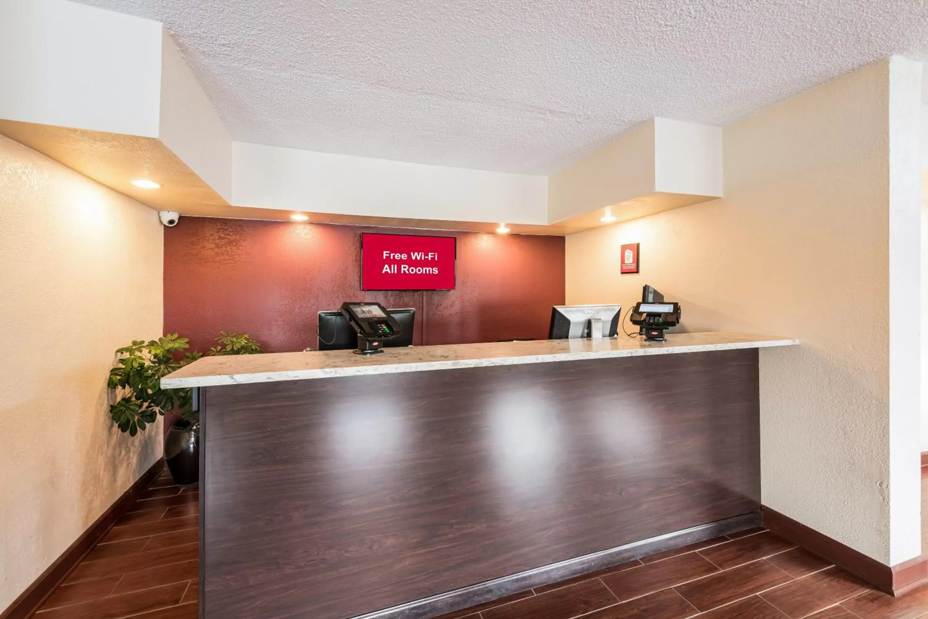 Lobby or reception in Red Roof Inn Marion, IN Lobby or reception in Red Roof Inn Marion, IN
