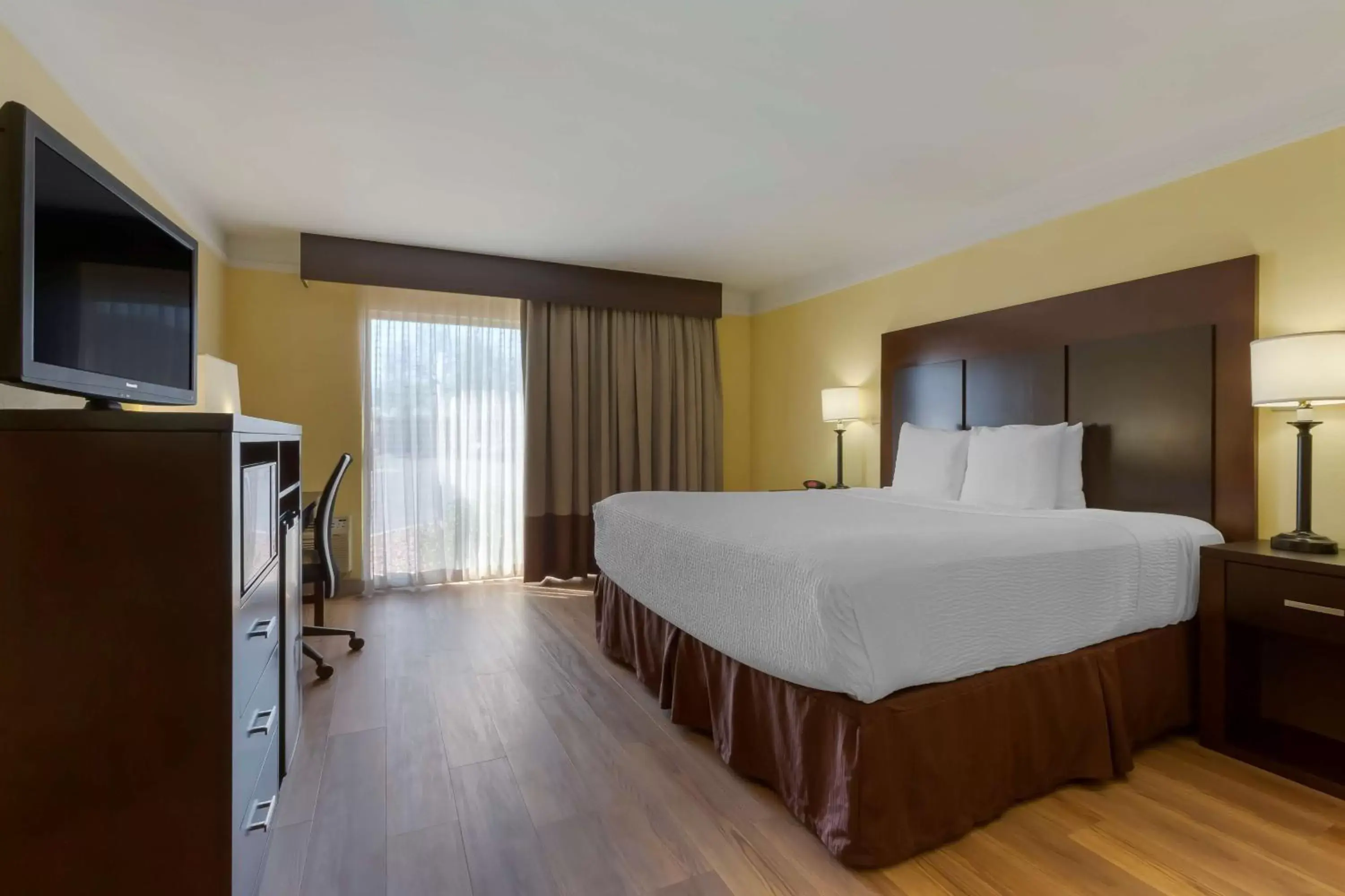 Bedroom, Bed in Best Western Phoenix Goodyear Inn Bedroom, Bed in Best Western Phoenix Goodyear Inn