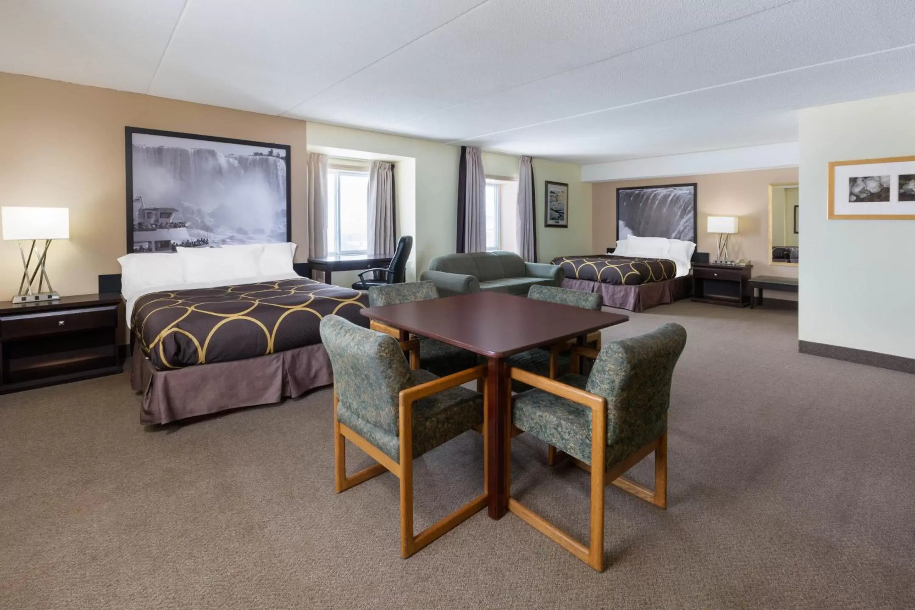 Photo of the whole room in Super 8 by Wyndham Niagara Falls by the Falls