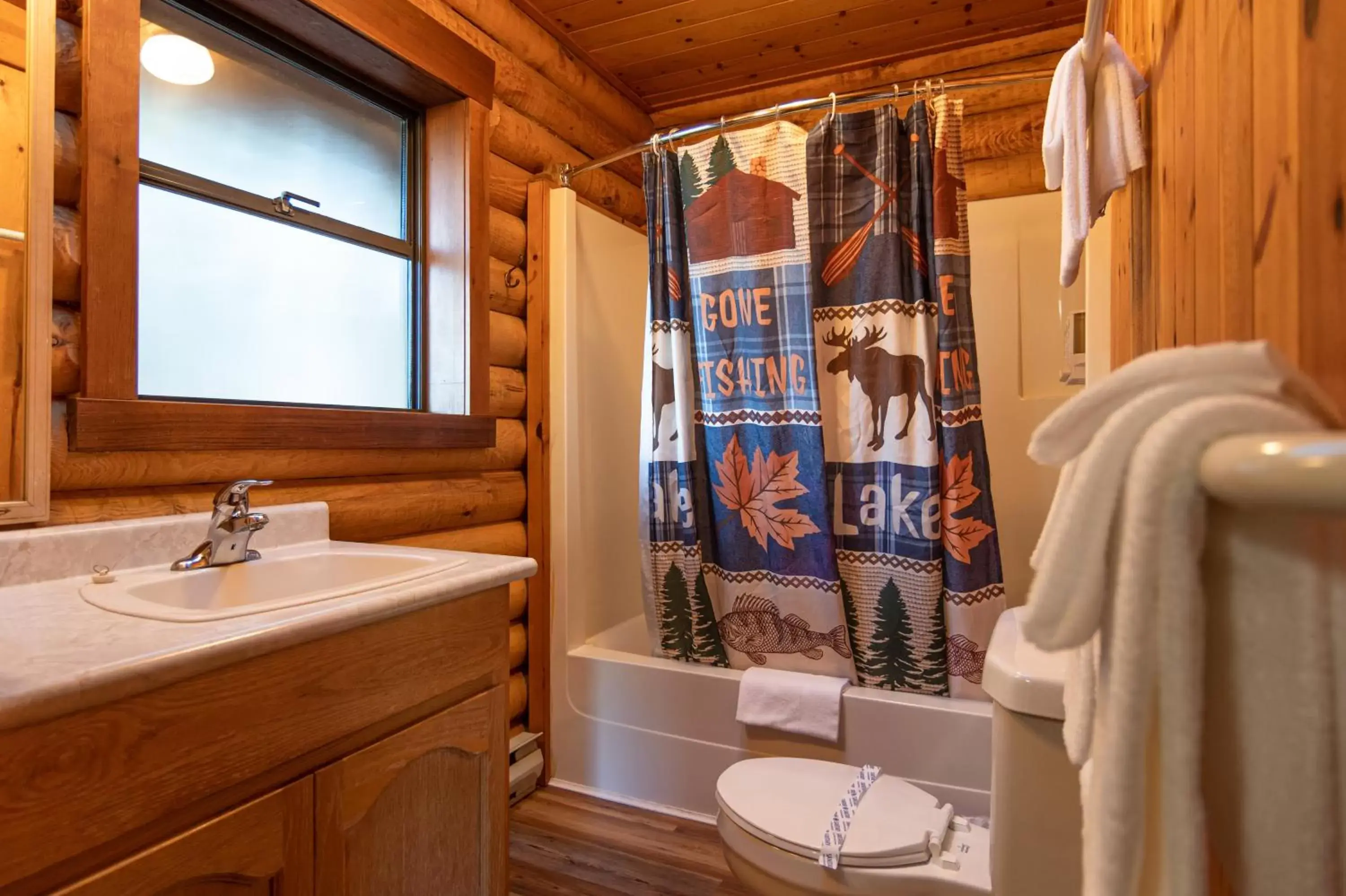 Shower, Bathroom in Cusheon Lake Resort