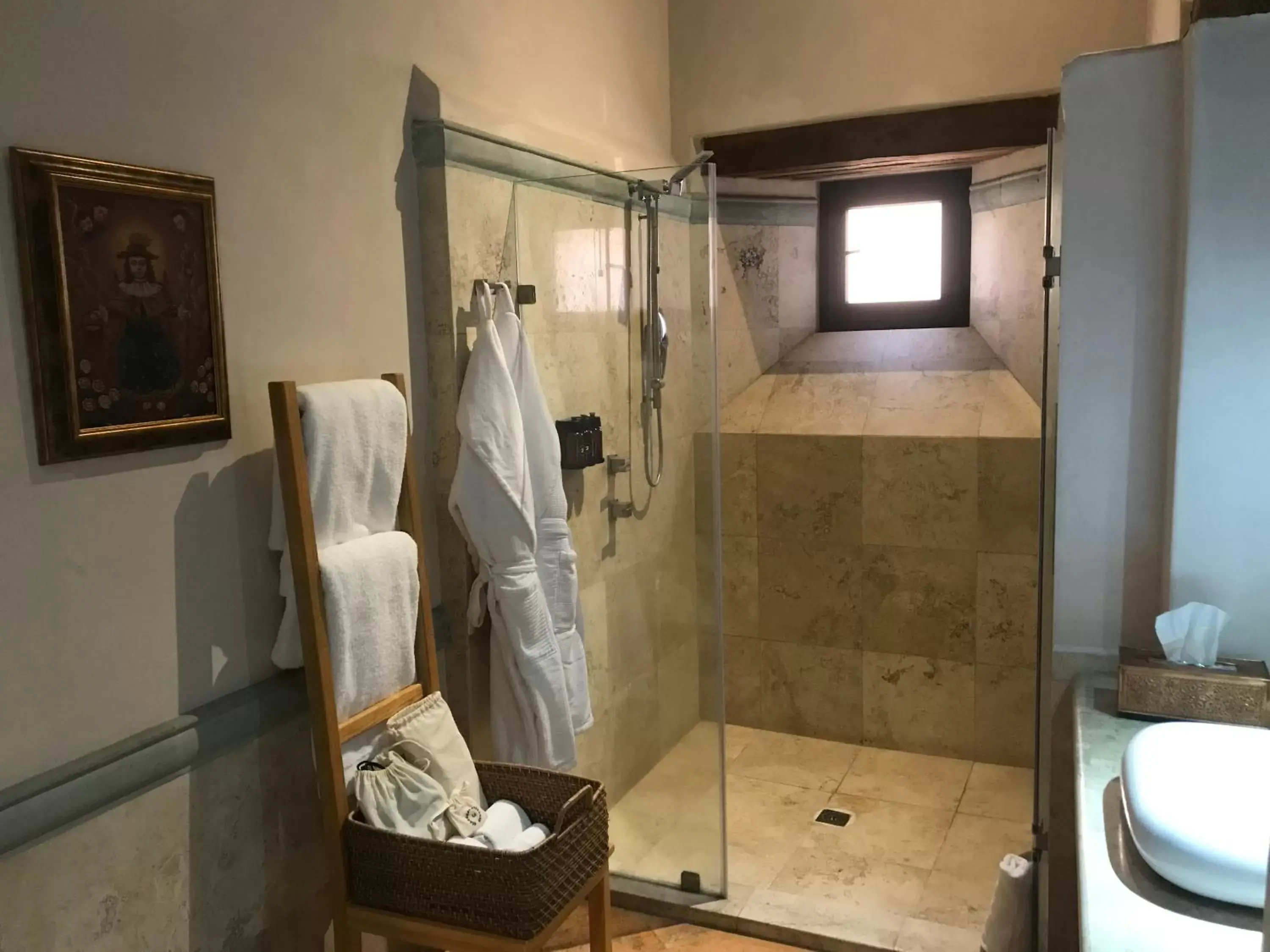 Shower, Bathroom in Casona Alonso 10- Hotelito Mexicano