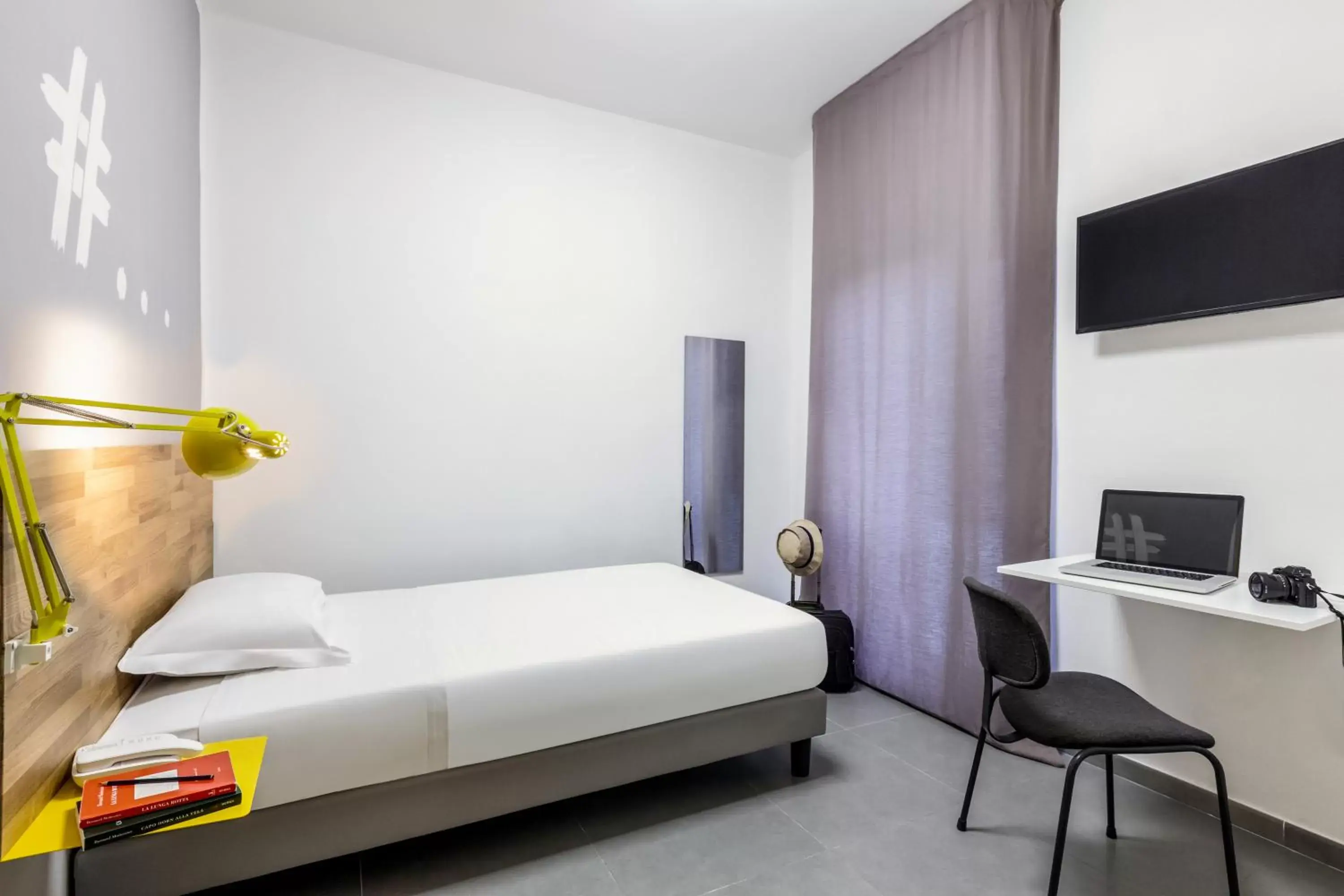 Bed in Ibis Styles Brindisi