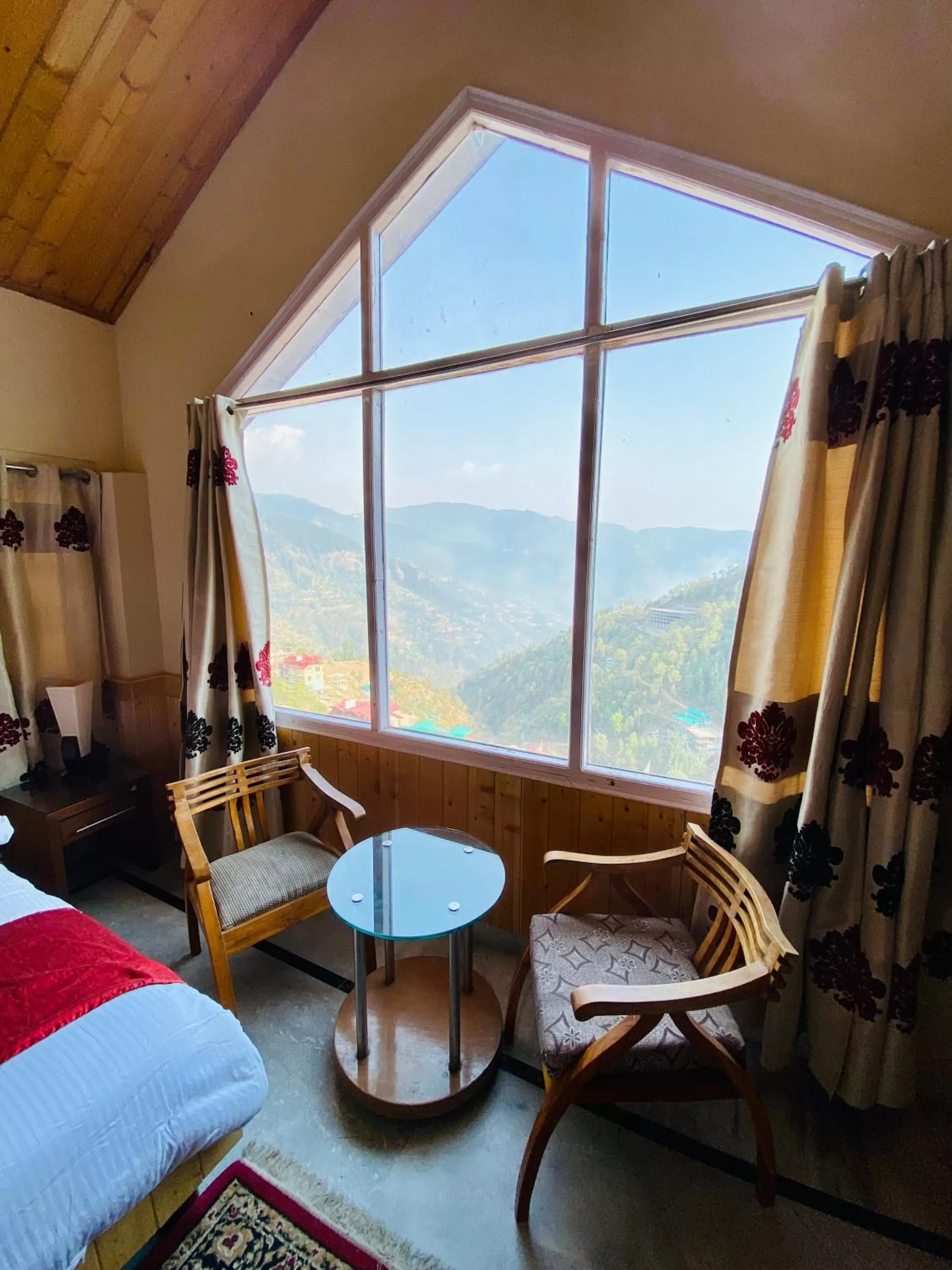 Mountain view, Seating Area in Sai Cottage Shimla