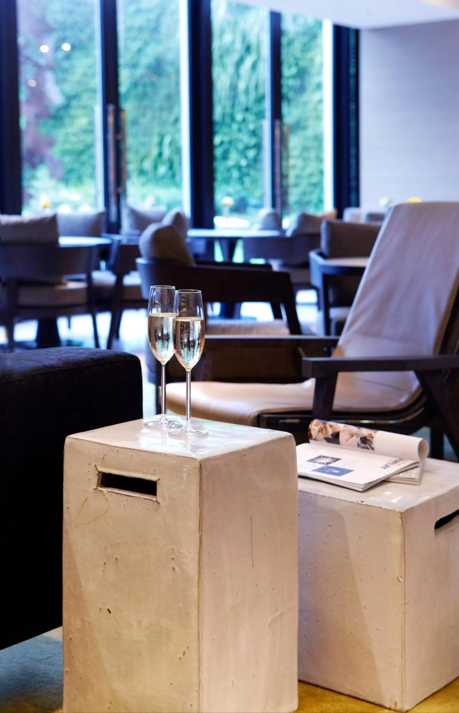 Lounge or bar in Humble House Taipei, Curio Collection by Hilton