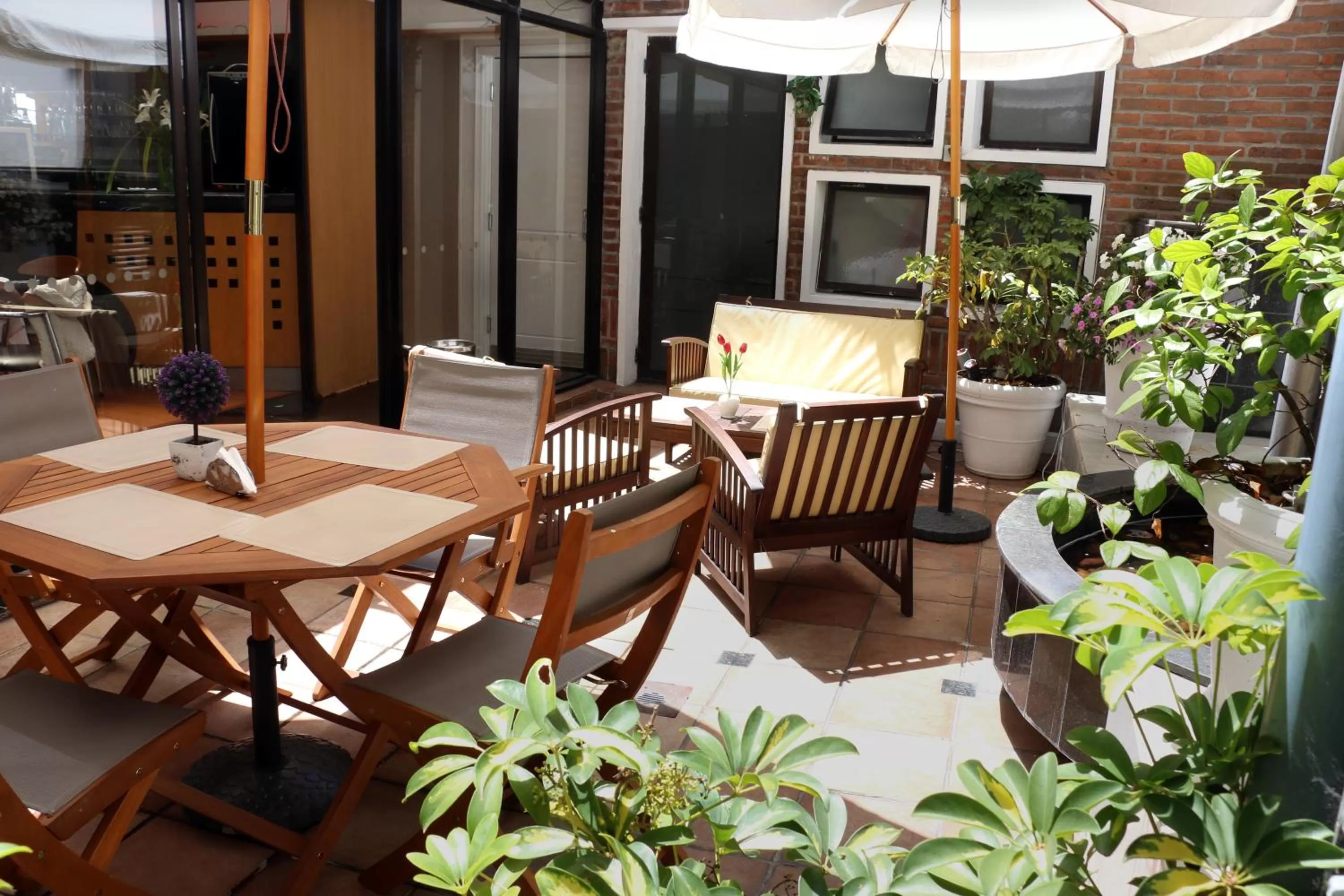 Patio in Pocitos Plaza Hotel
