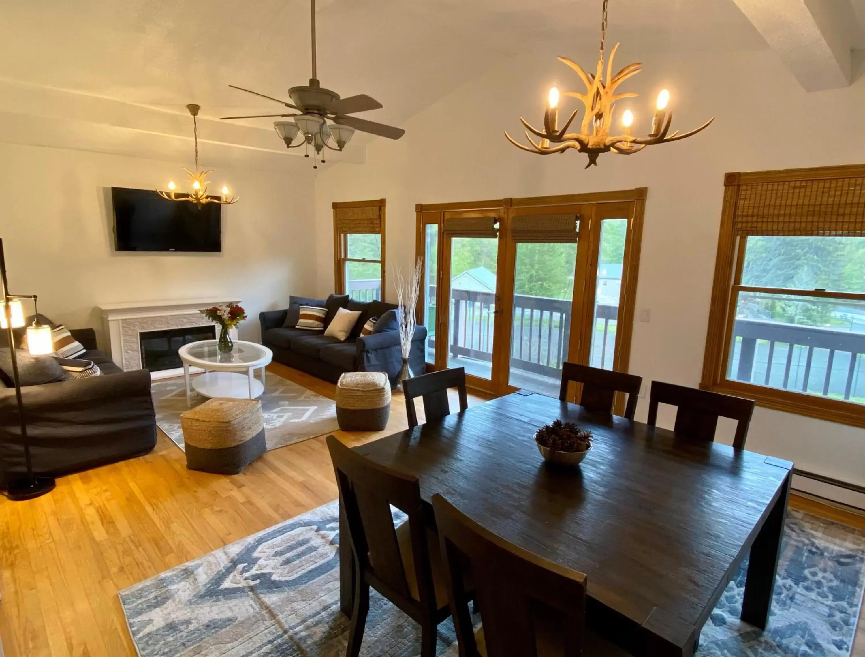 Dining Area in Catskill Seasons Inn