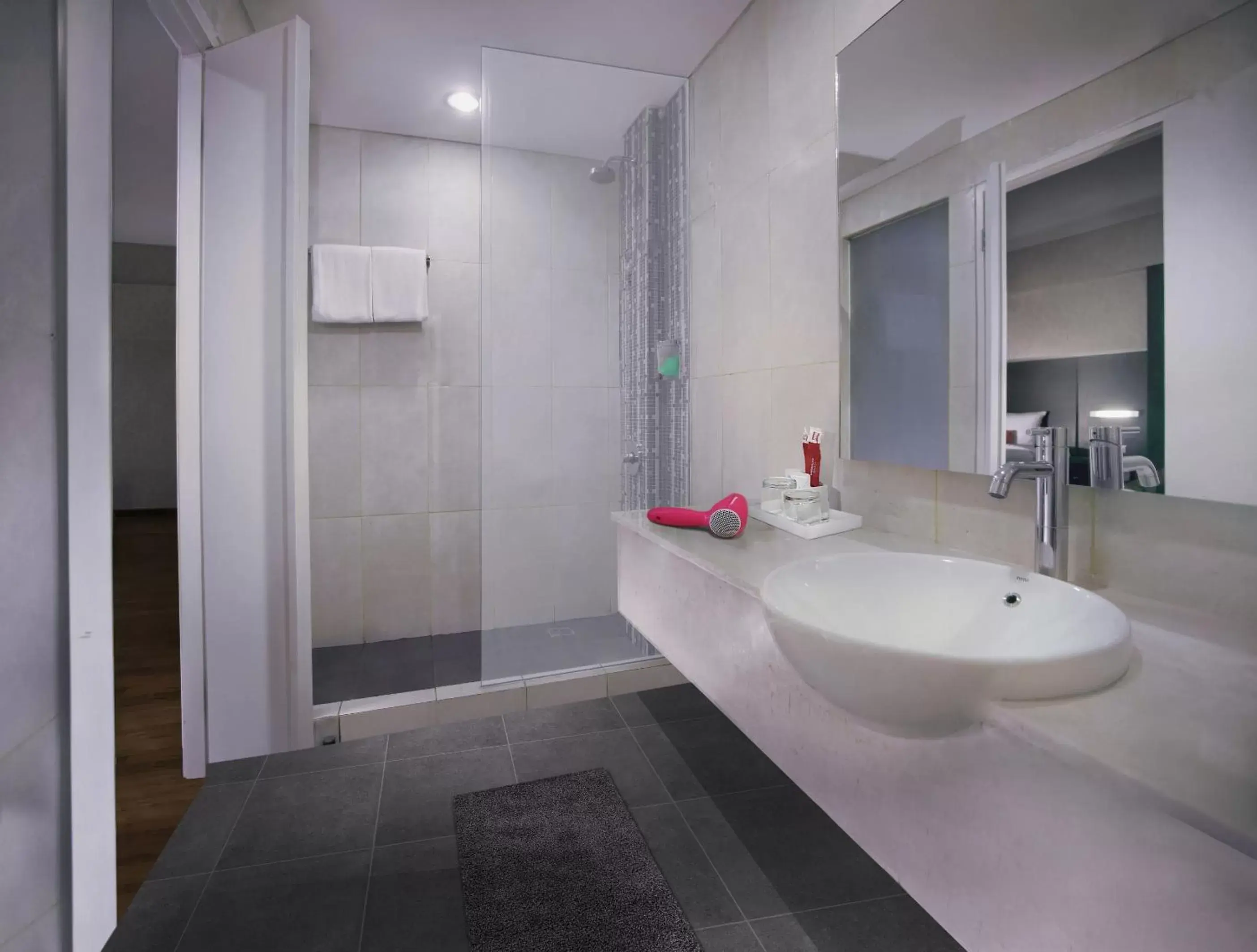 Bathroom in favehotel Graha Agung Surabaya