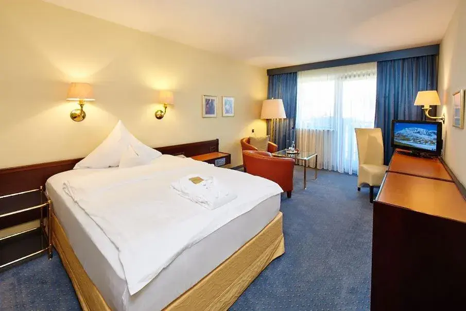 Photo of the whole room, Bed in Wellnesshotel Wittelsbach