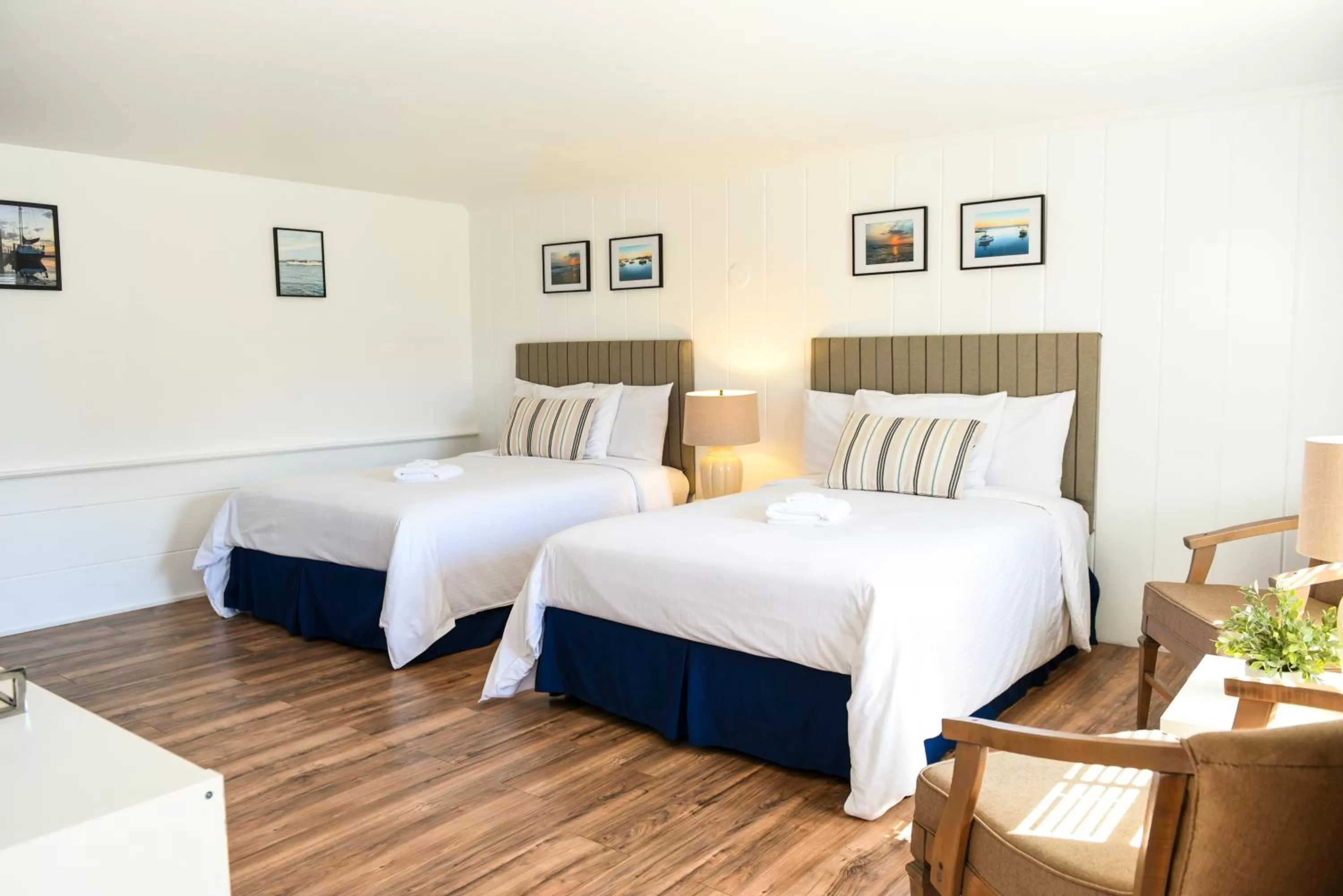 Photo of the whole room, Bed in Cape Cod Veranda