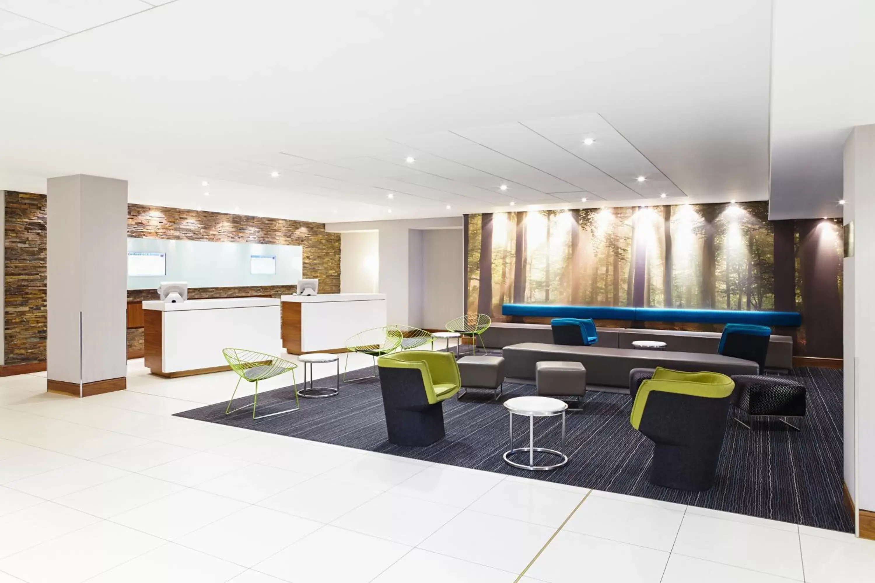 Lobby or reception in Novotel London West
