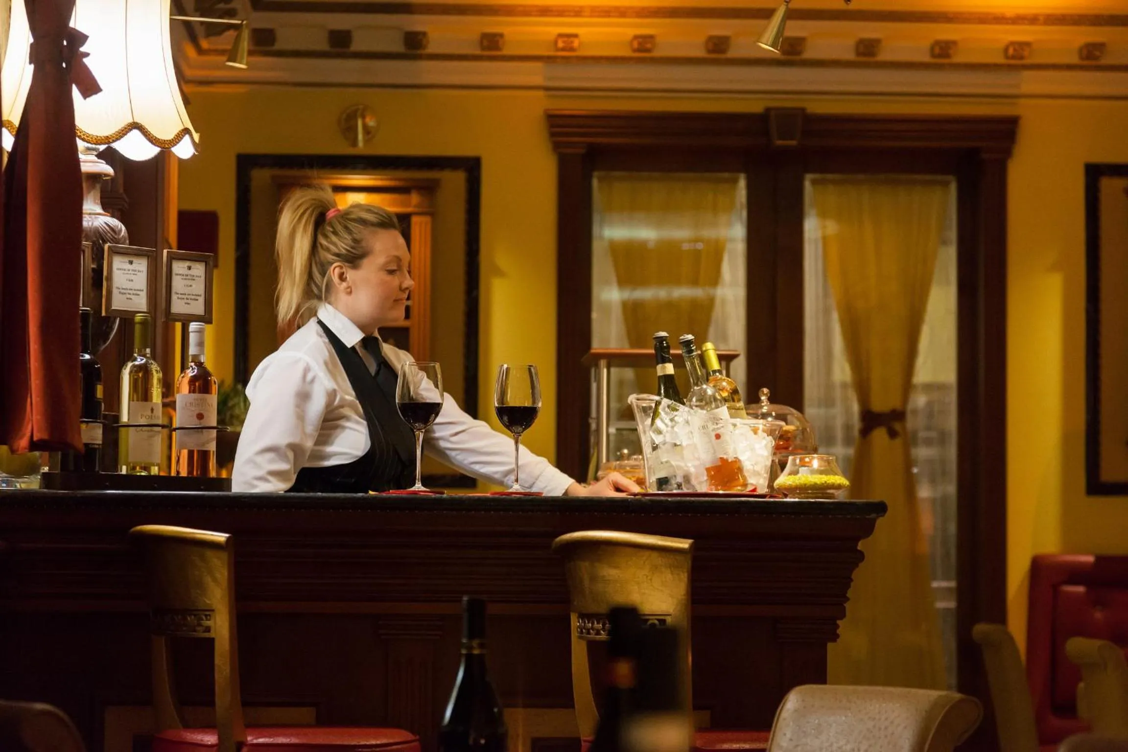 Lounge or bar in Hotel Manfredi Suite In Rome