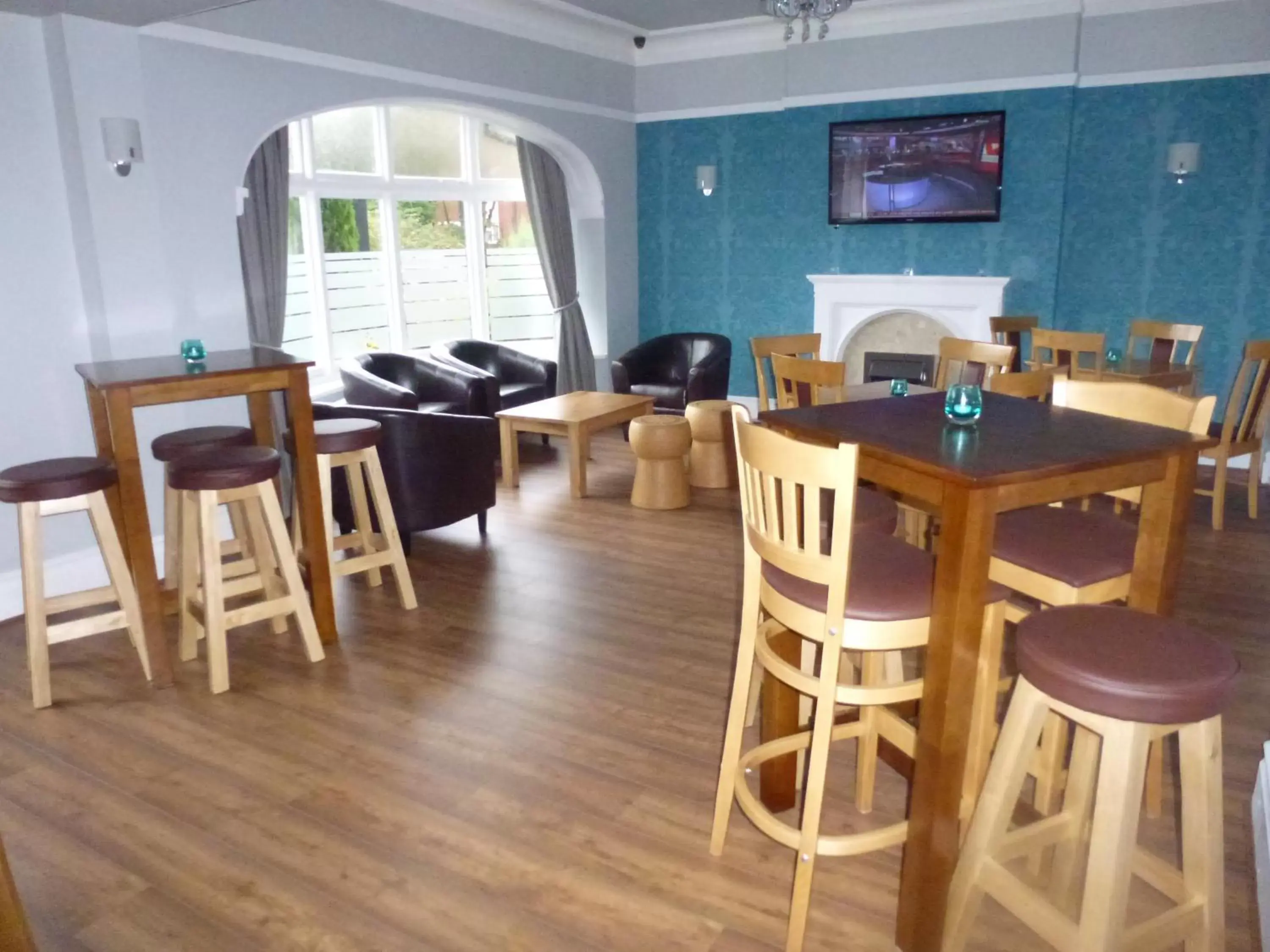 Lounge or bar, Dining Area in Orrell Park Hotel