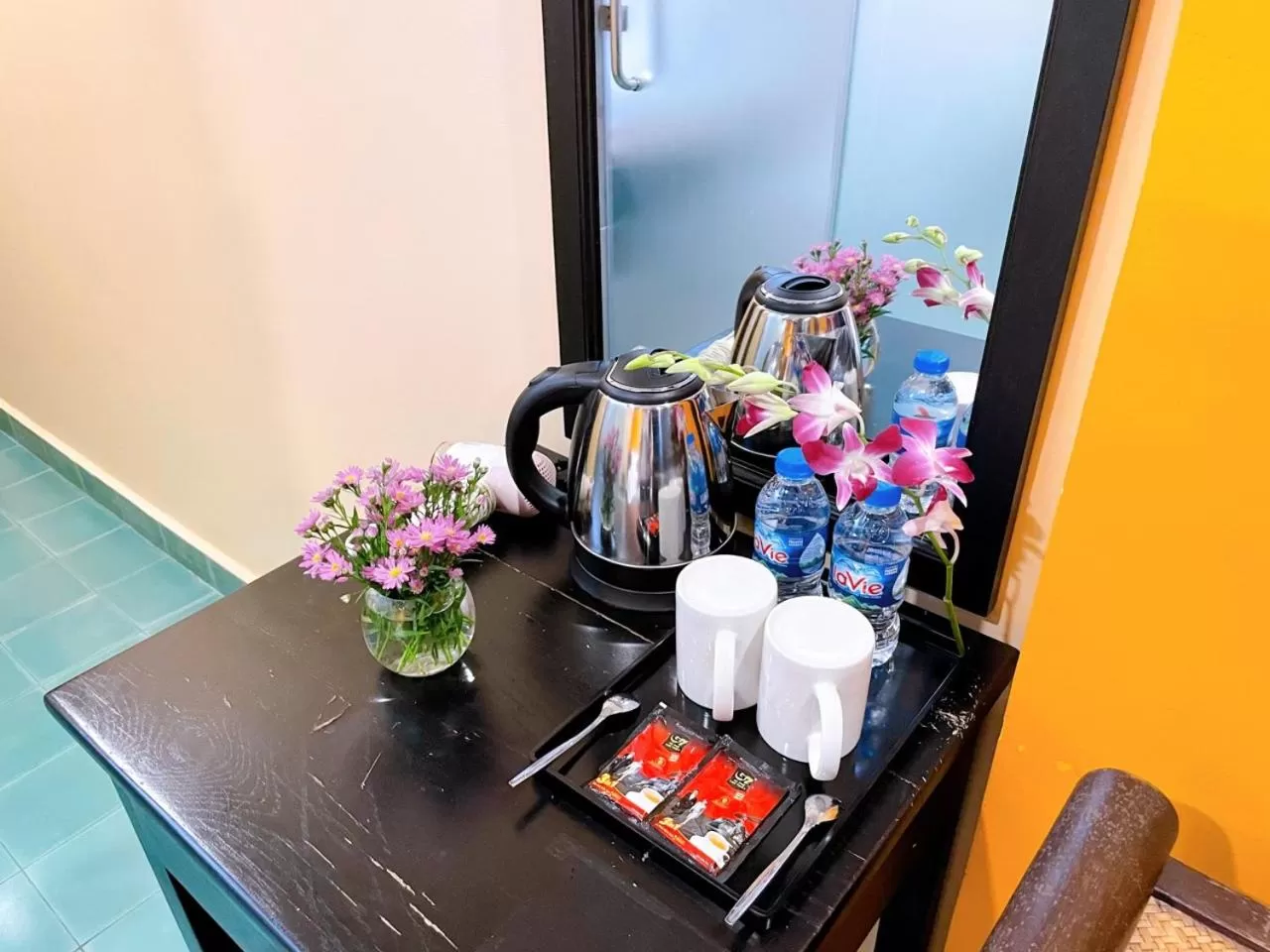 Ipeace Hotel - Bùi Viện Walking Street