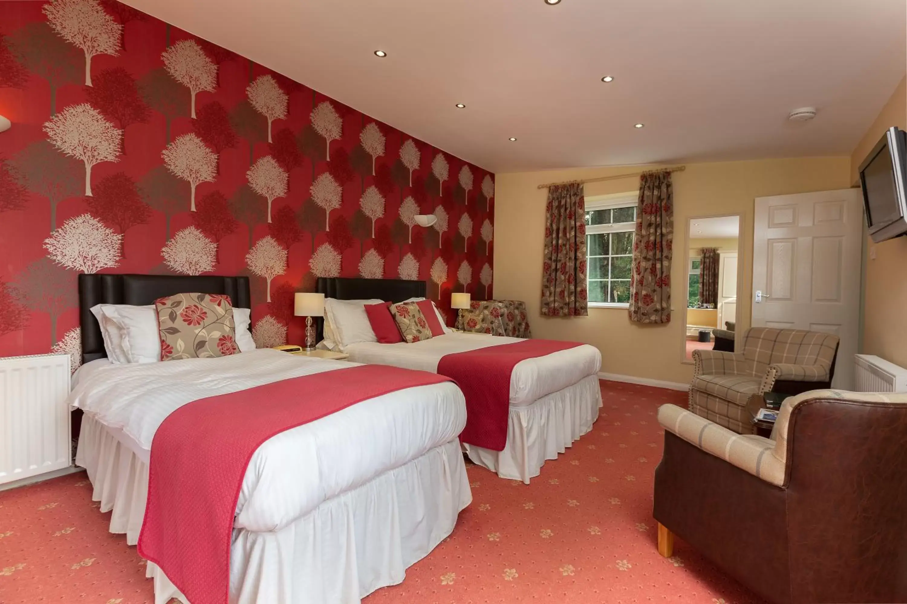 Photo of the whole room, Room Photo in Burn How Garden House Hotel