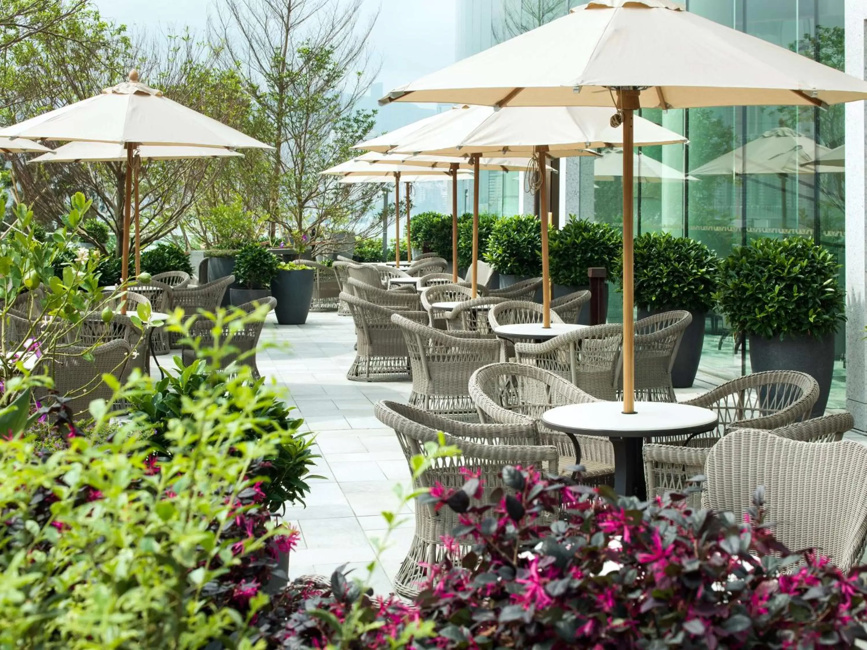 Lounge or bar in Kerry Hotel, Hong Kong