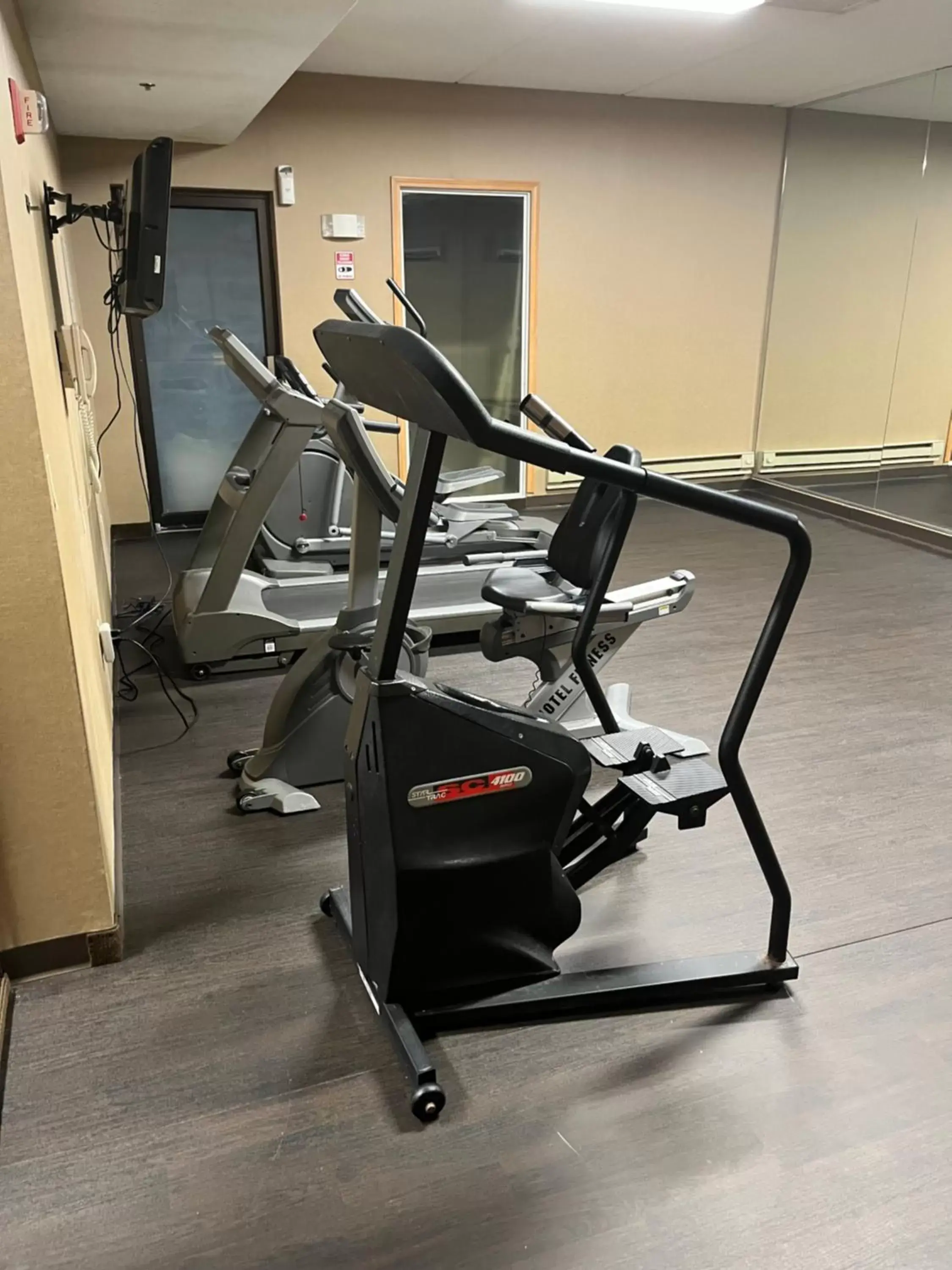 Fitness centre/facilities in Wingate by Wyndham Pittsburgh West Mifflin Fitness centre/facilities in Wingate by Wyndham Pittsburgh West Mifflin
