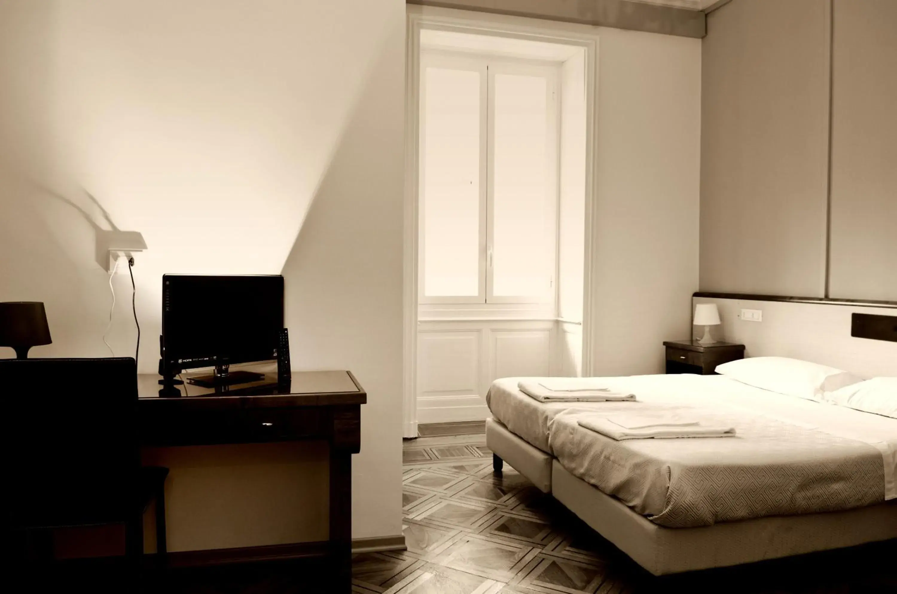 Photo of the whole room, Bed in Hotel Suisse