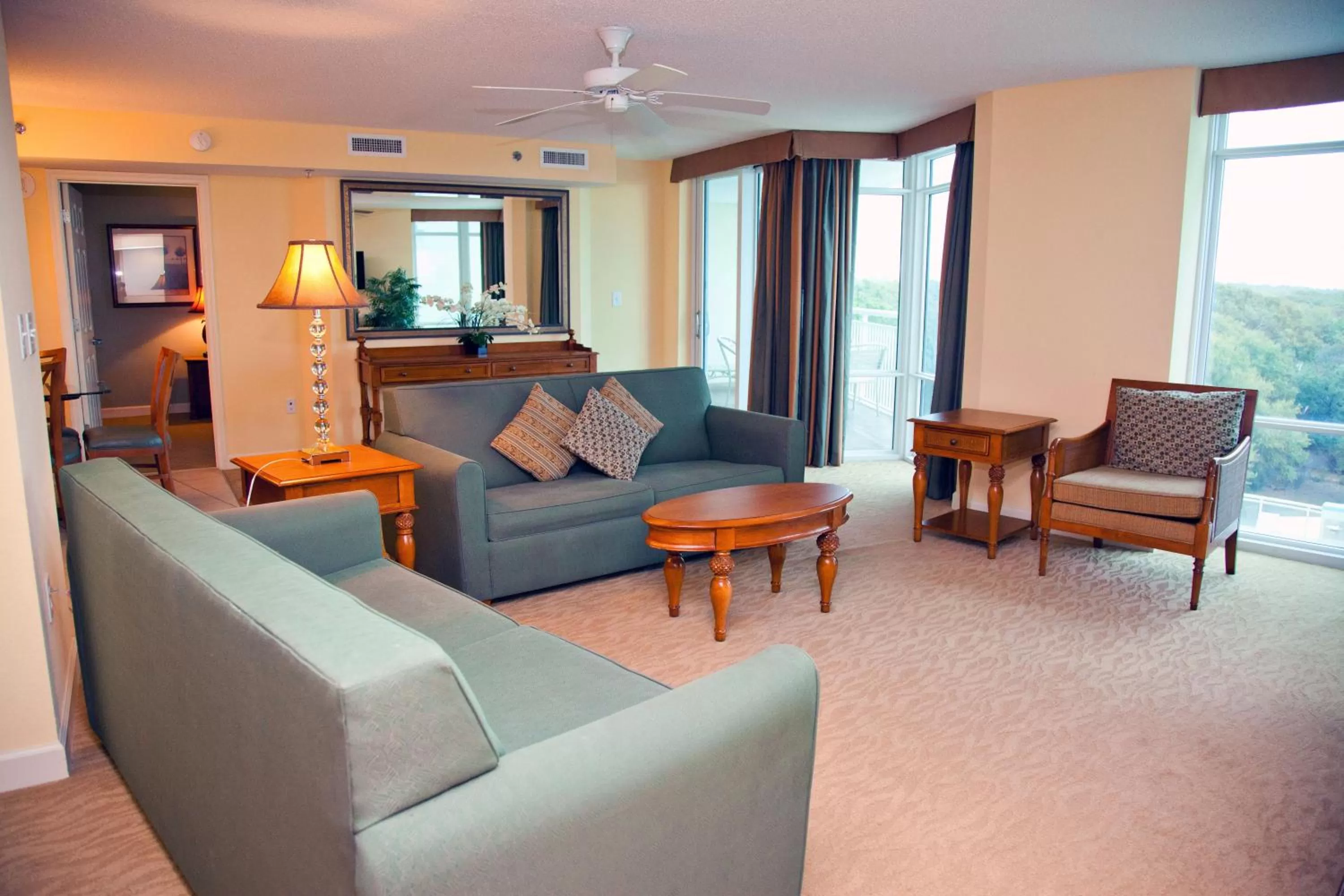 Living room, Seating Area in The Horizon at 77th