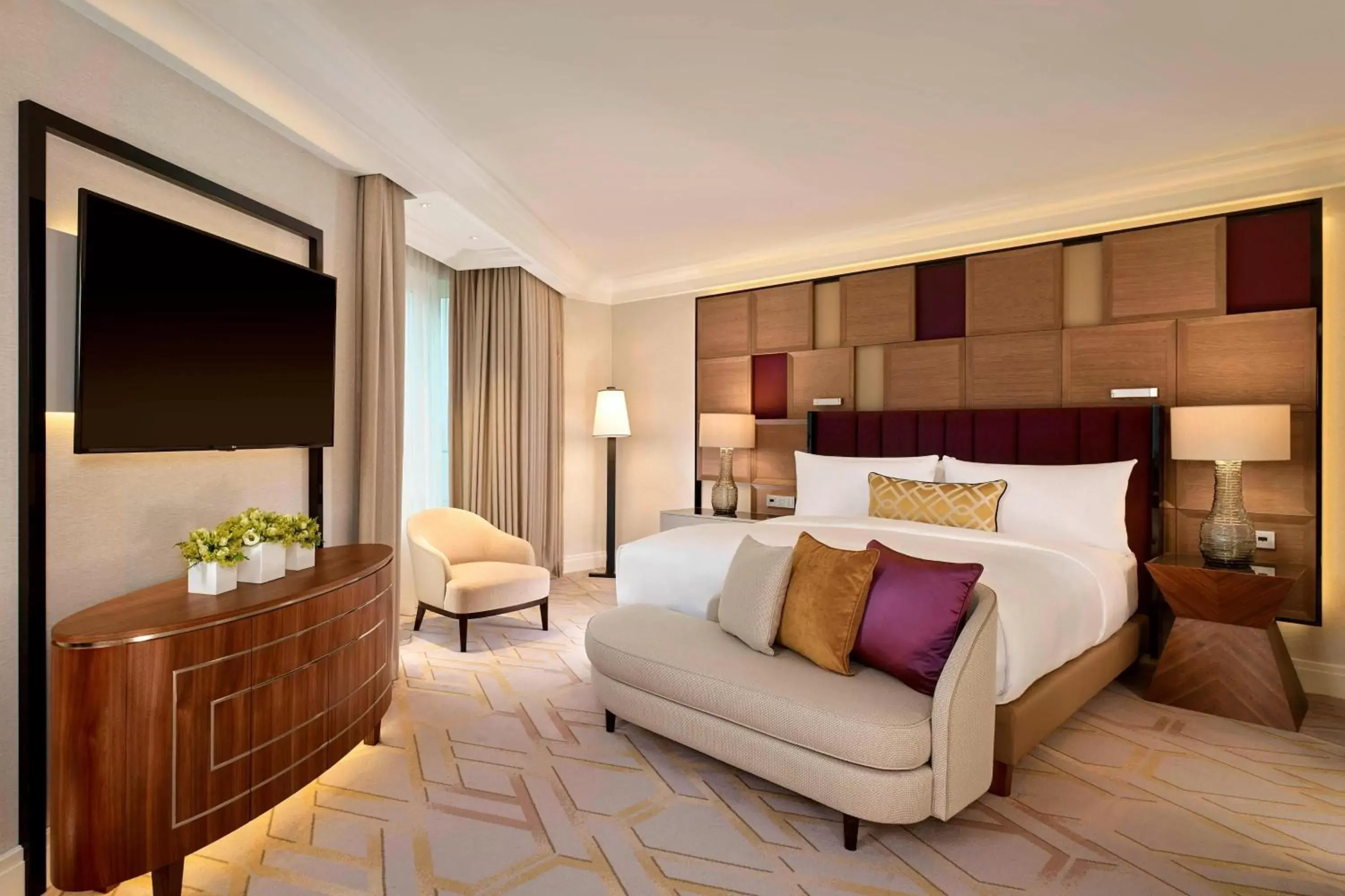 Bedroom, Bed in The Ritz-Carlton, Berlin