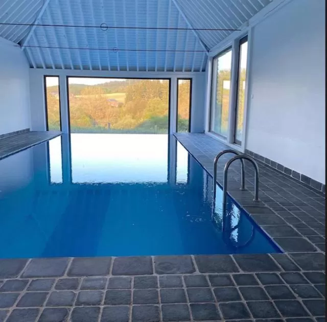 Swimming pool in B&B Le Briquemont