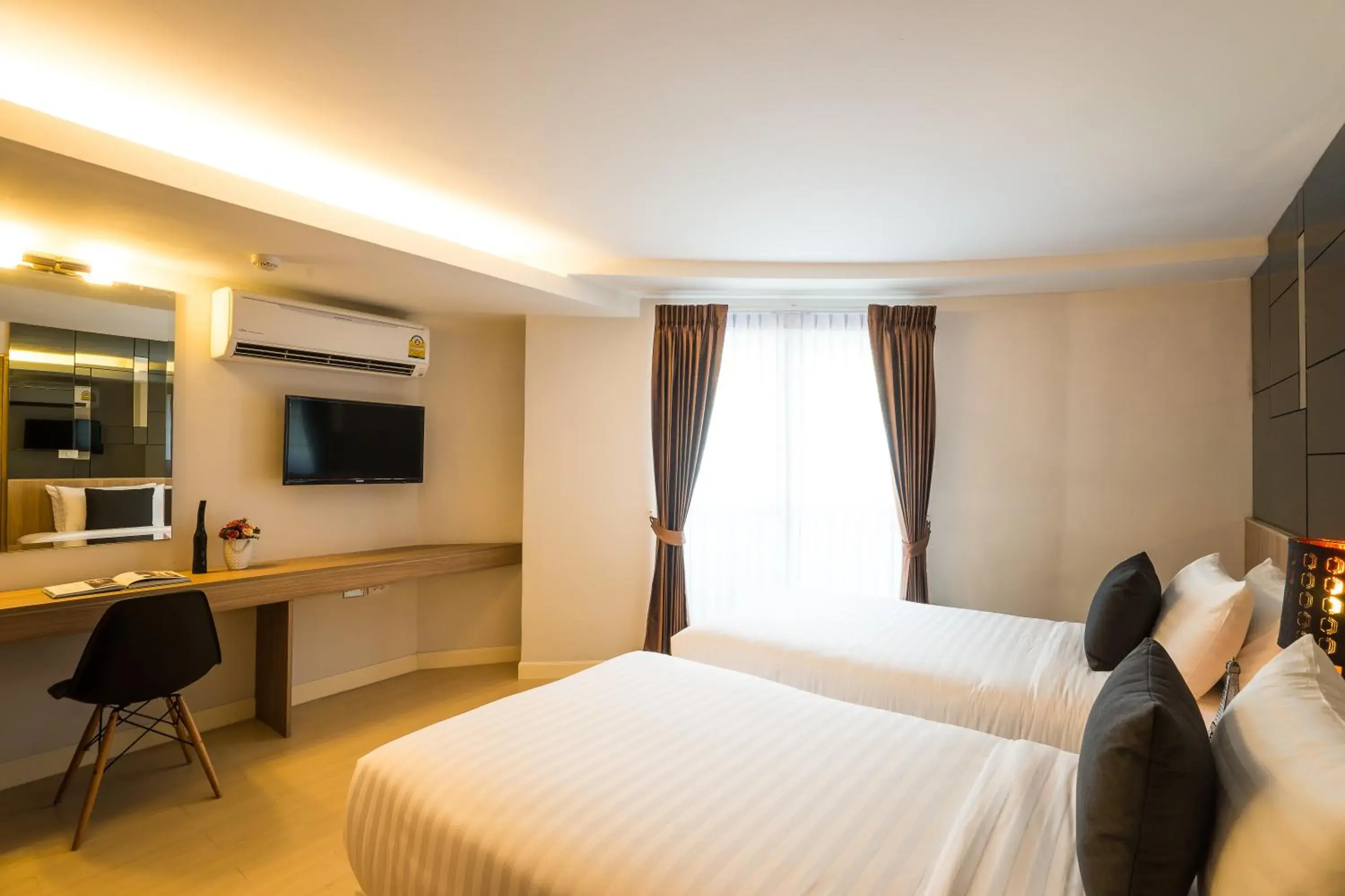 Day, Bed in Beyond Suite Hotel (SHA Plus)