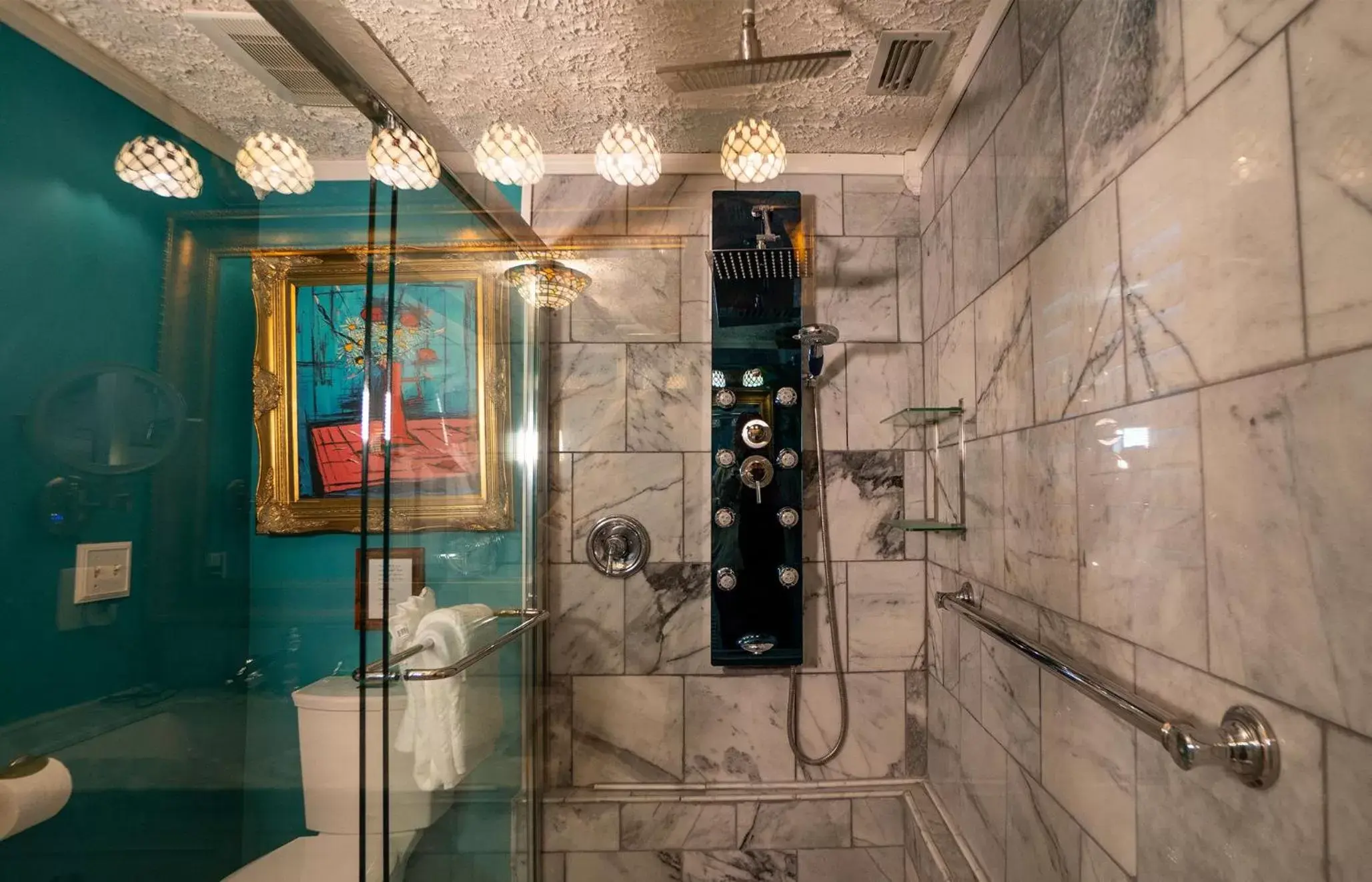 Bathroom in Casablanca Inn on the Bay