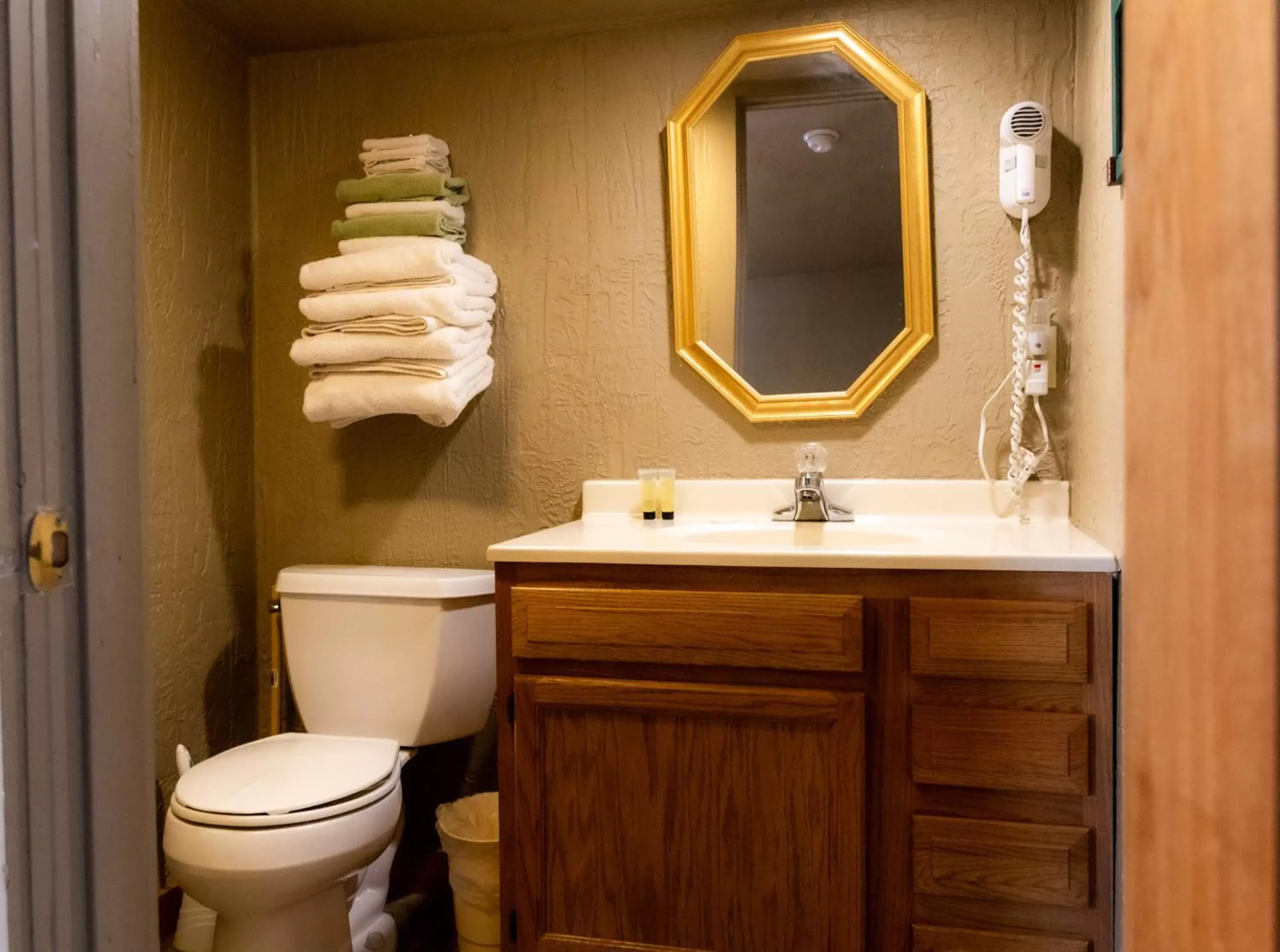 Bathroom in Half Moon Lake Lodge