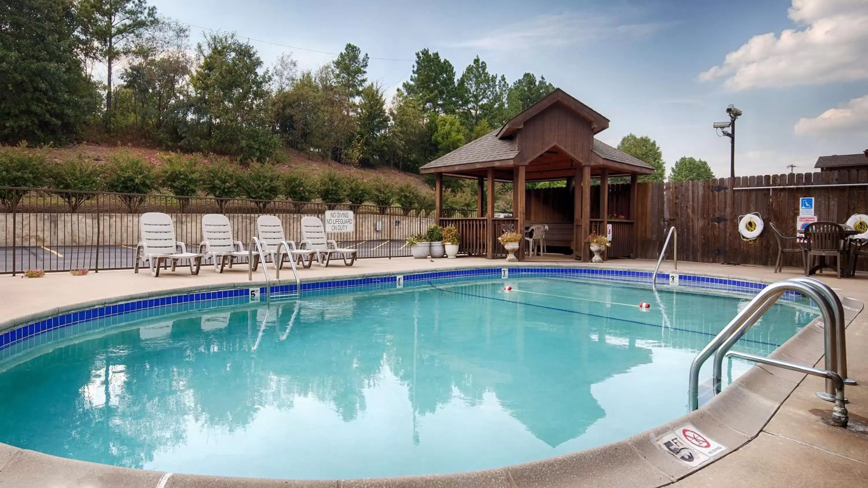 On site, Swimming Pool in SureStay Plus Hotel by Best Western Poteau