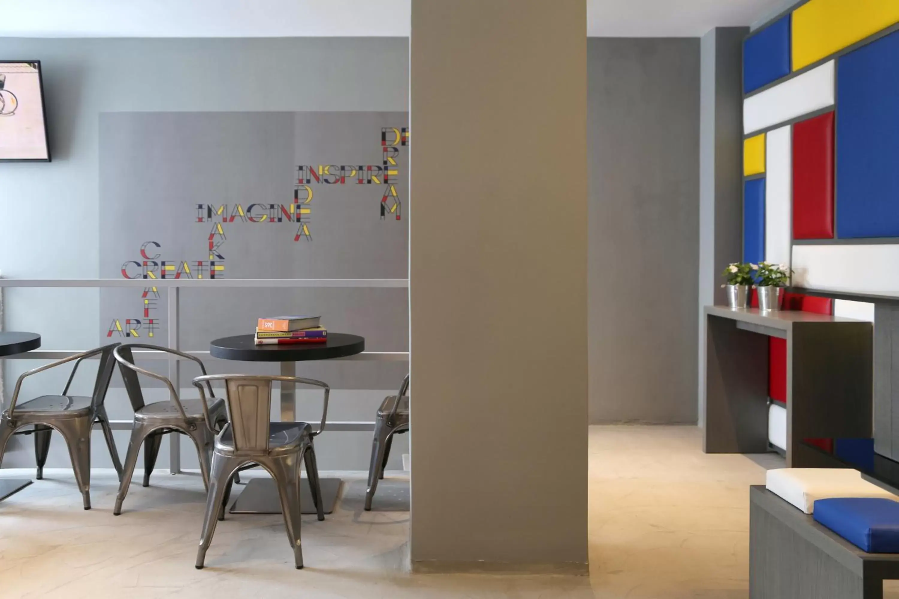 Restaurant/places to eat, Kitchen/Kitchenette in Design Architectonika