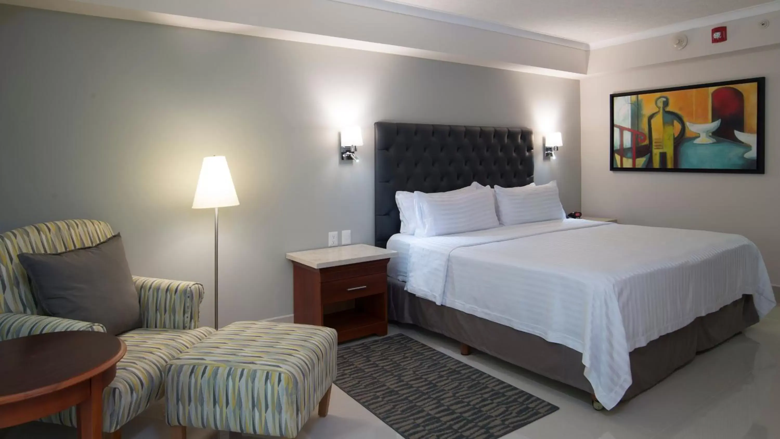 Photo of the whole room, Bed in Holiday Inn Tuxtla Gutierrez, an IHG Hotel